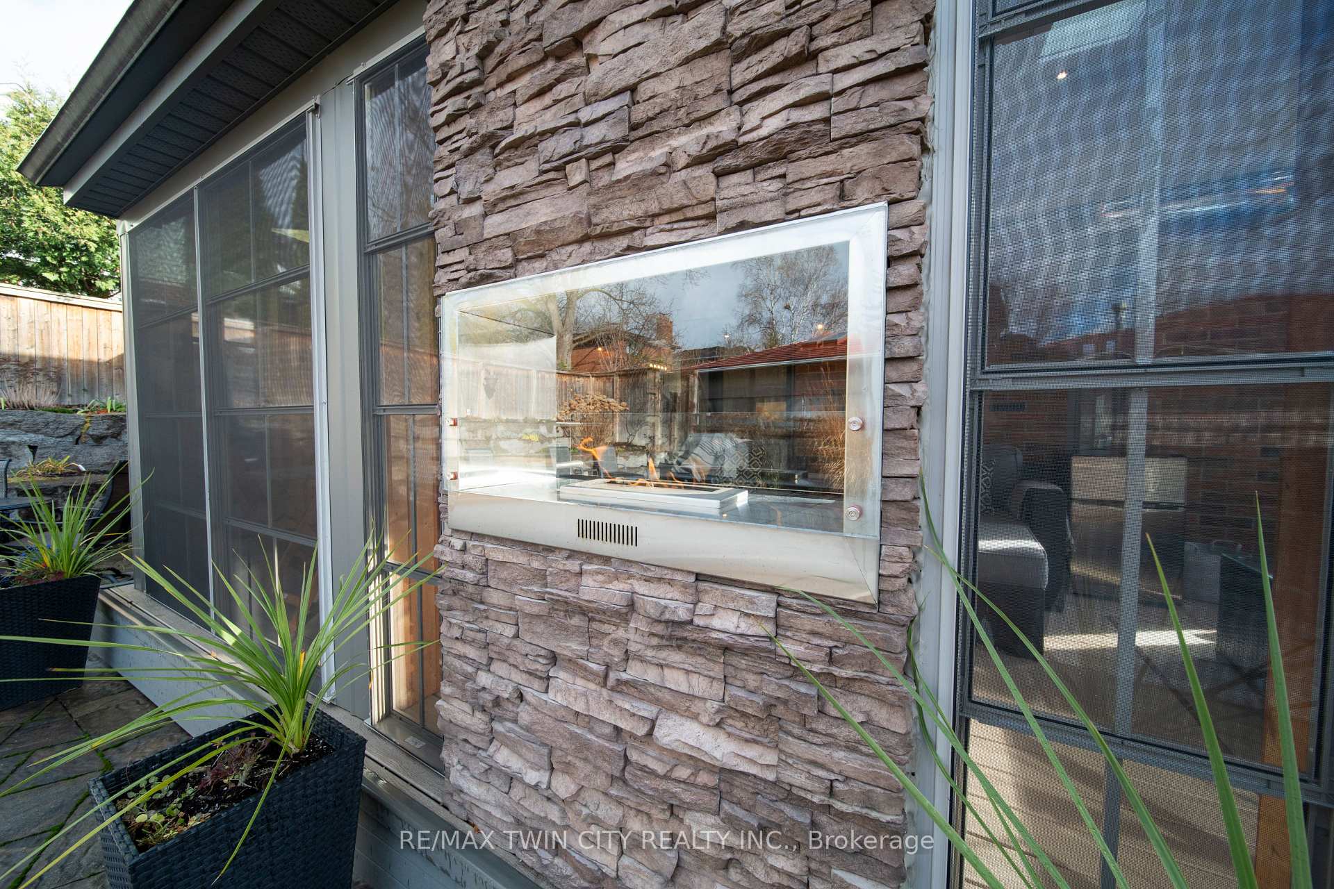 Photo 21 of 33 Woodview Crescent, Kitchener — HOMEH