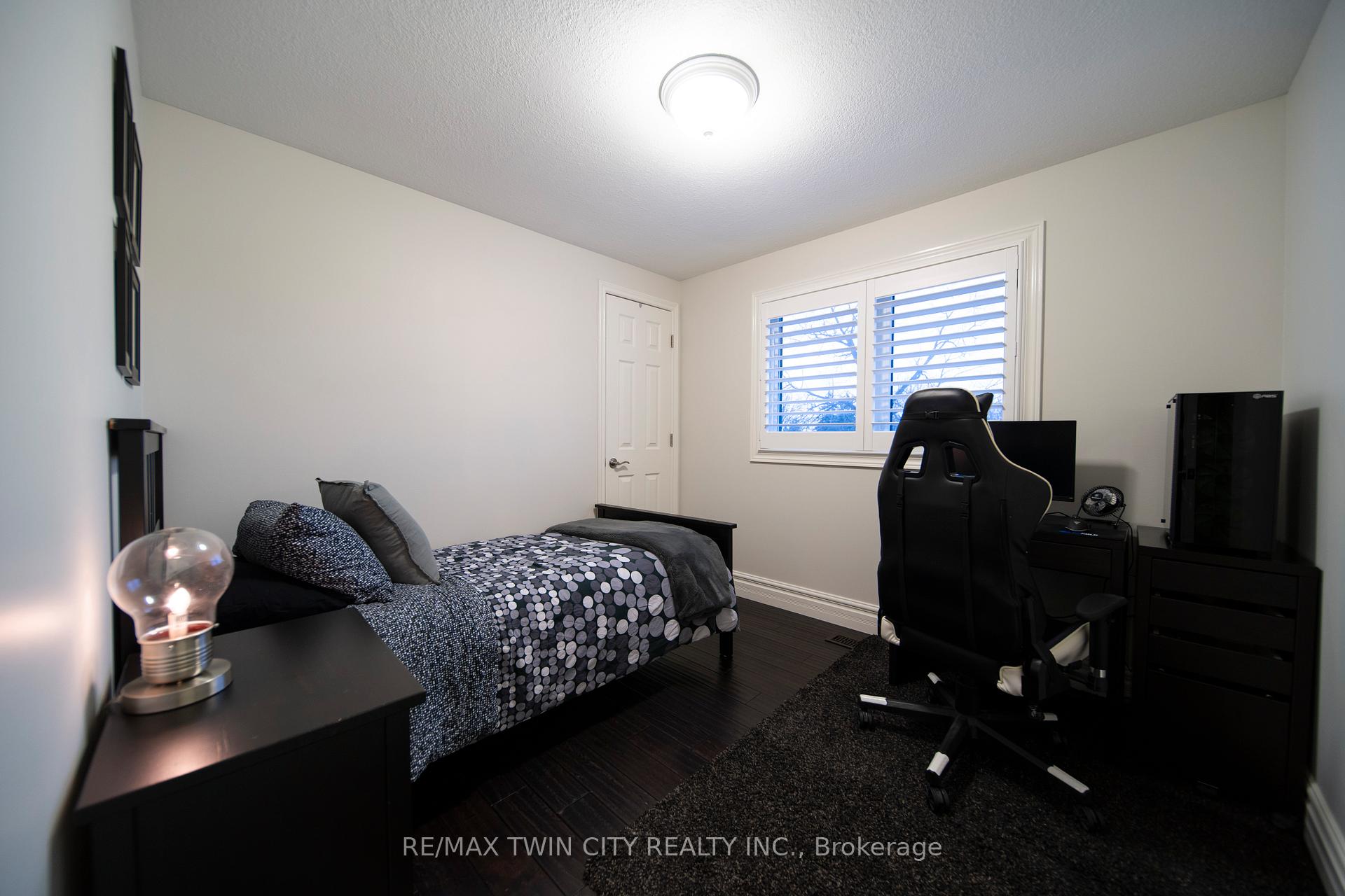 Photo 26 of 33 Woodview Crescent, Kitchener — HOMEH