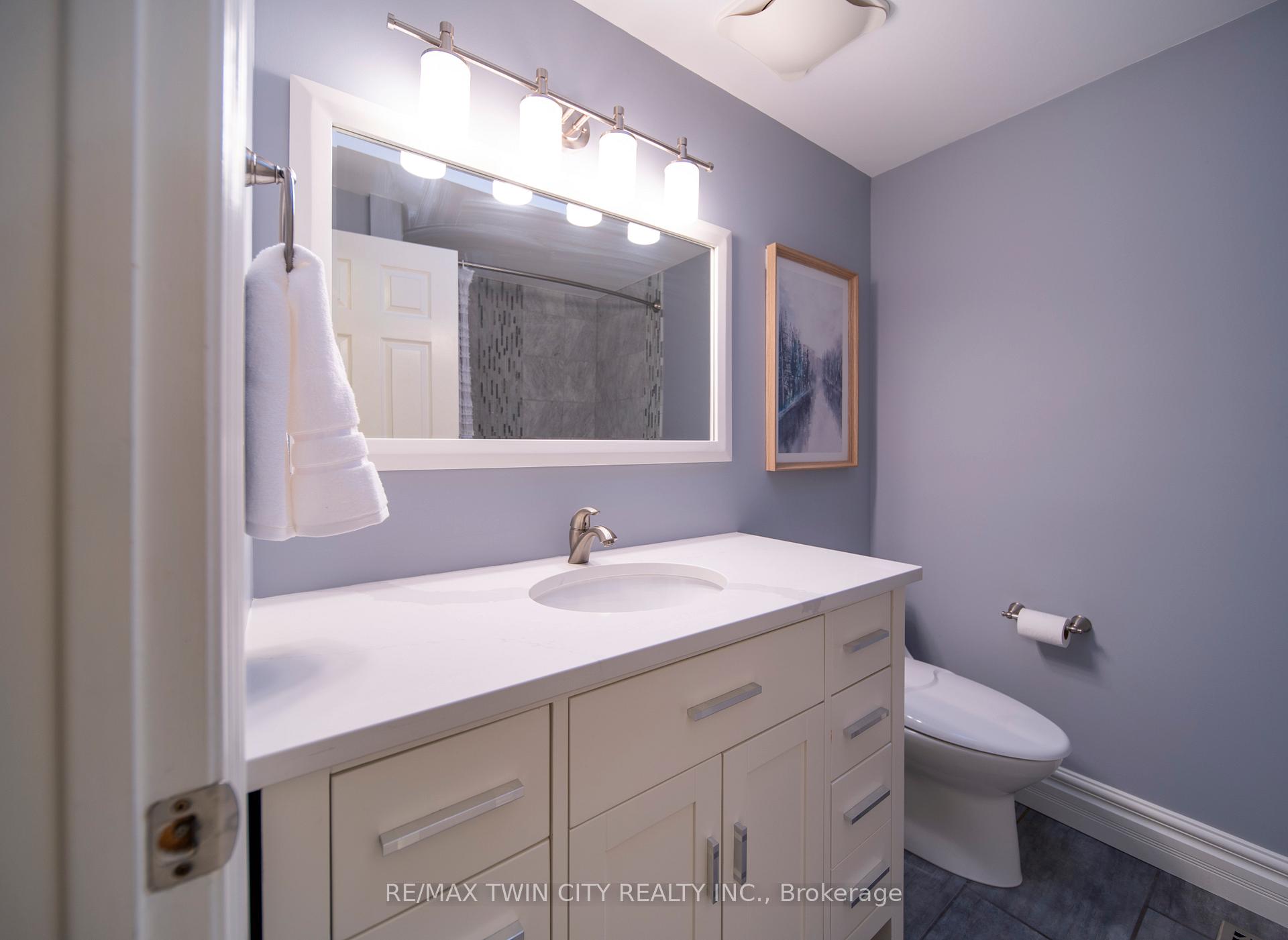 Photo 27 of 33 Woodview Crescent, Kitchener — HOMEH