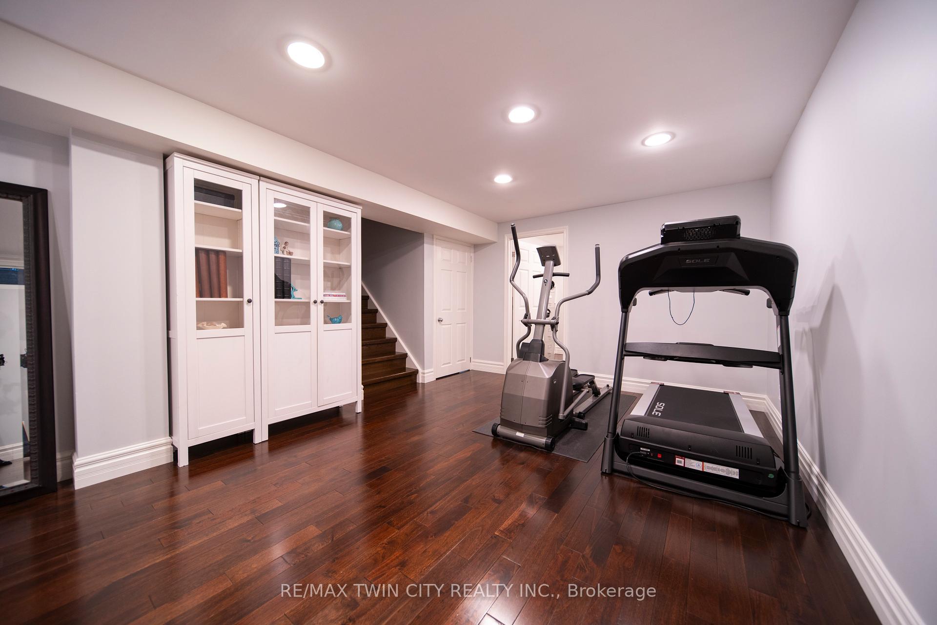 Photo 28 of 33 Woodview Crescent, Kitchener — HOMEH