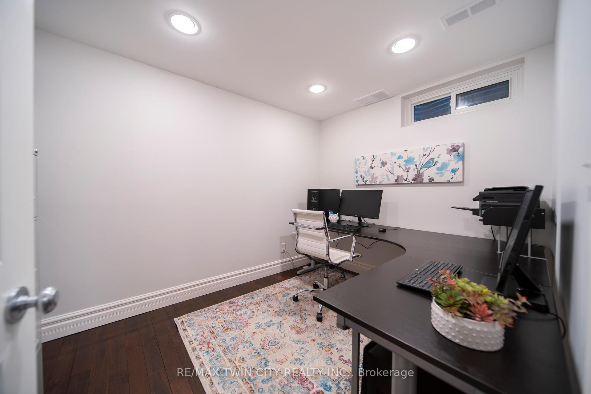 Photo 30 of 33 Woodview Crescent, Kitchener — HOMEH