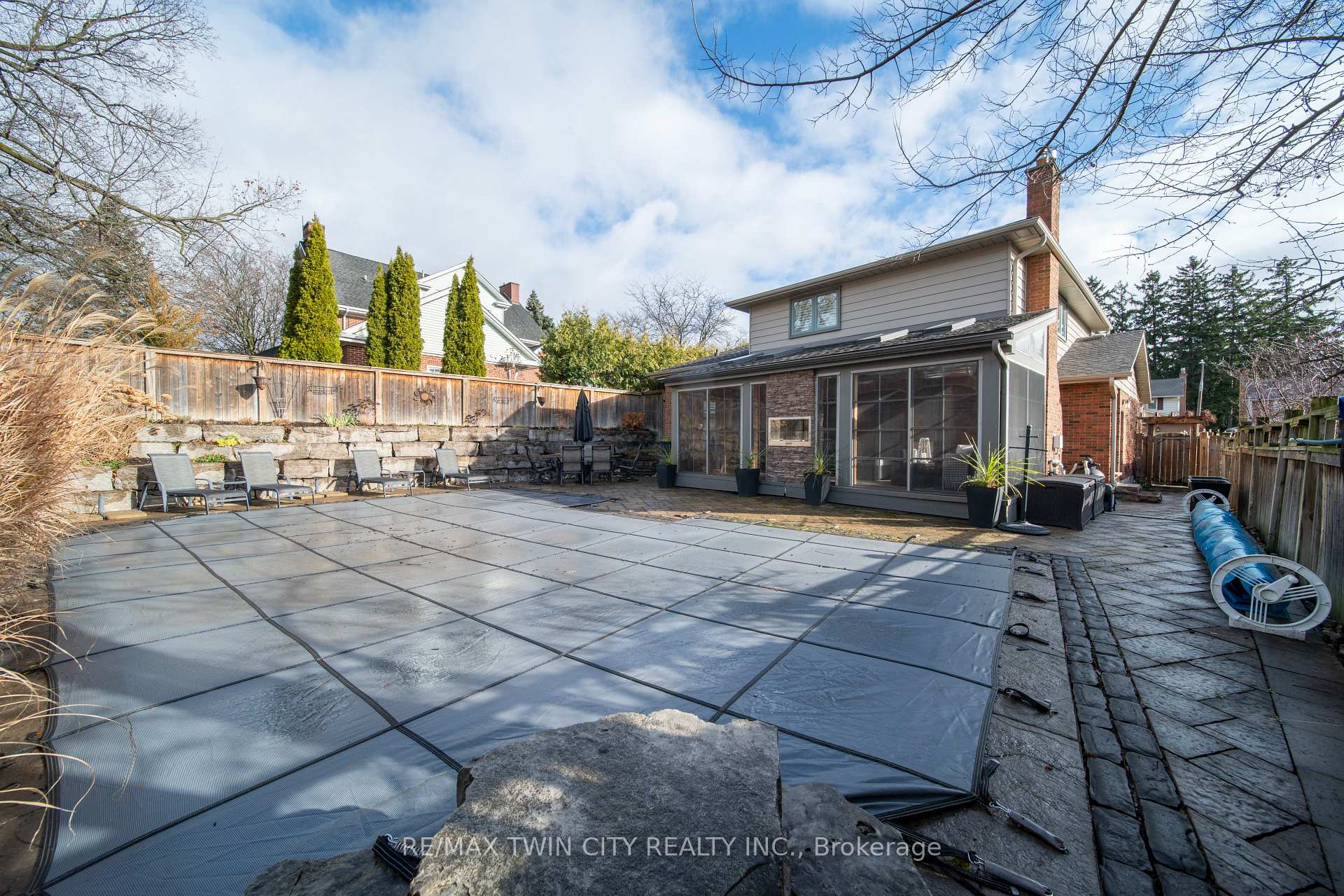 Photo 34 of 33 Woodview Crescent, Kitchener — HOMEH