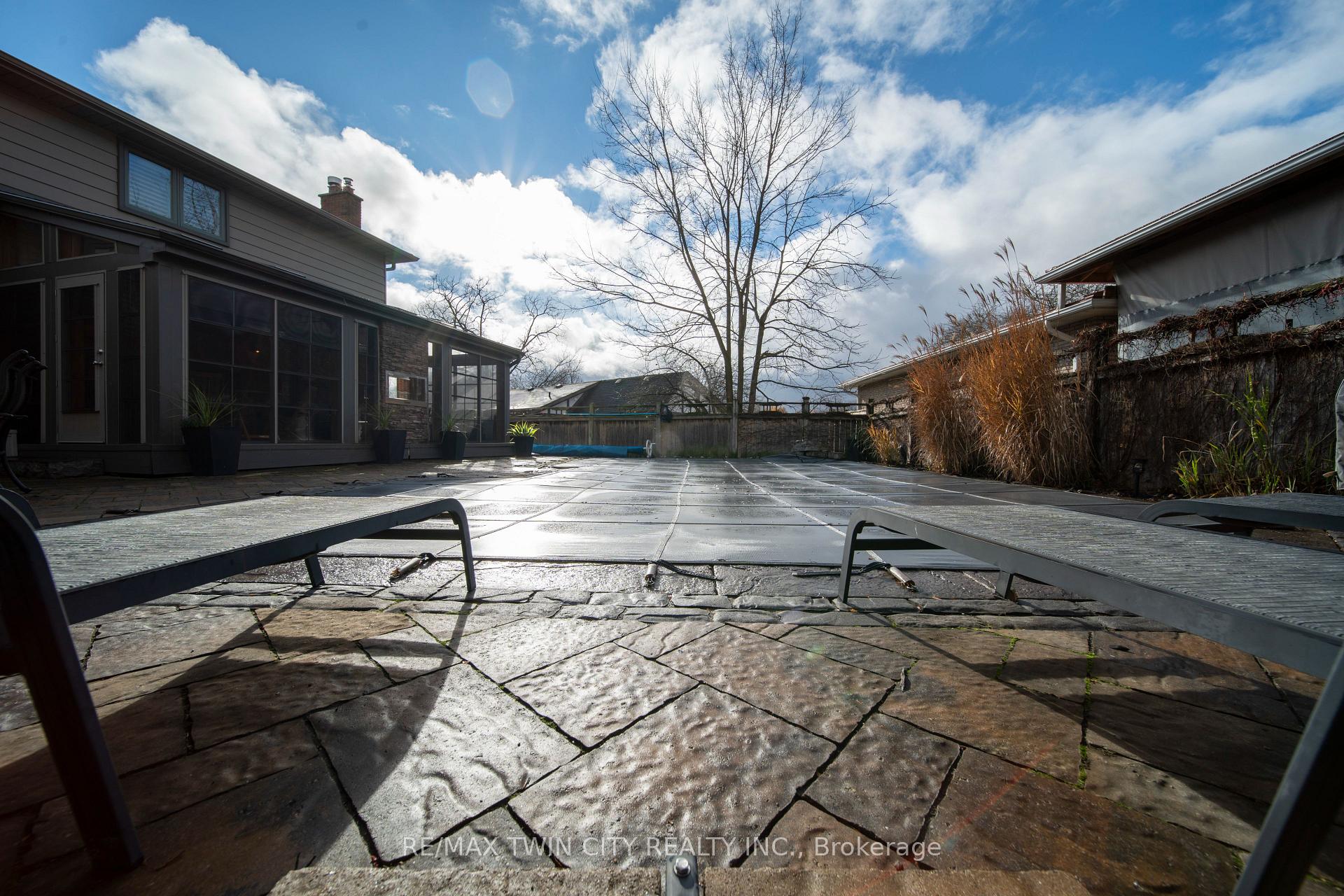 Photo 36 of 33 Woodview Crescent, Kitchener — HOMEH