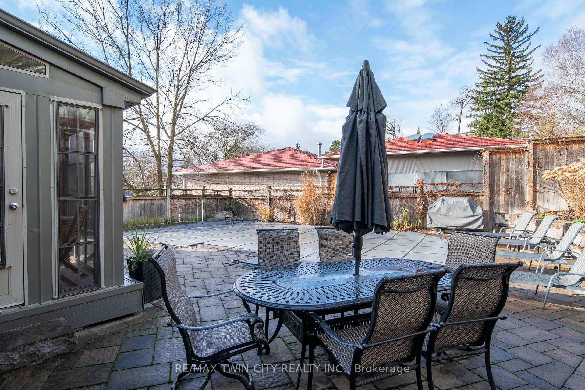 Photo 38 of 33 Woodview Crescent, Kitchener — HOMEH