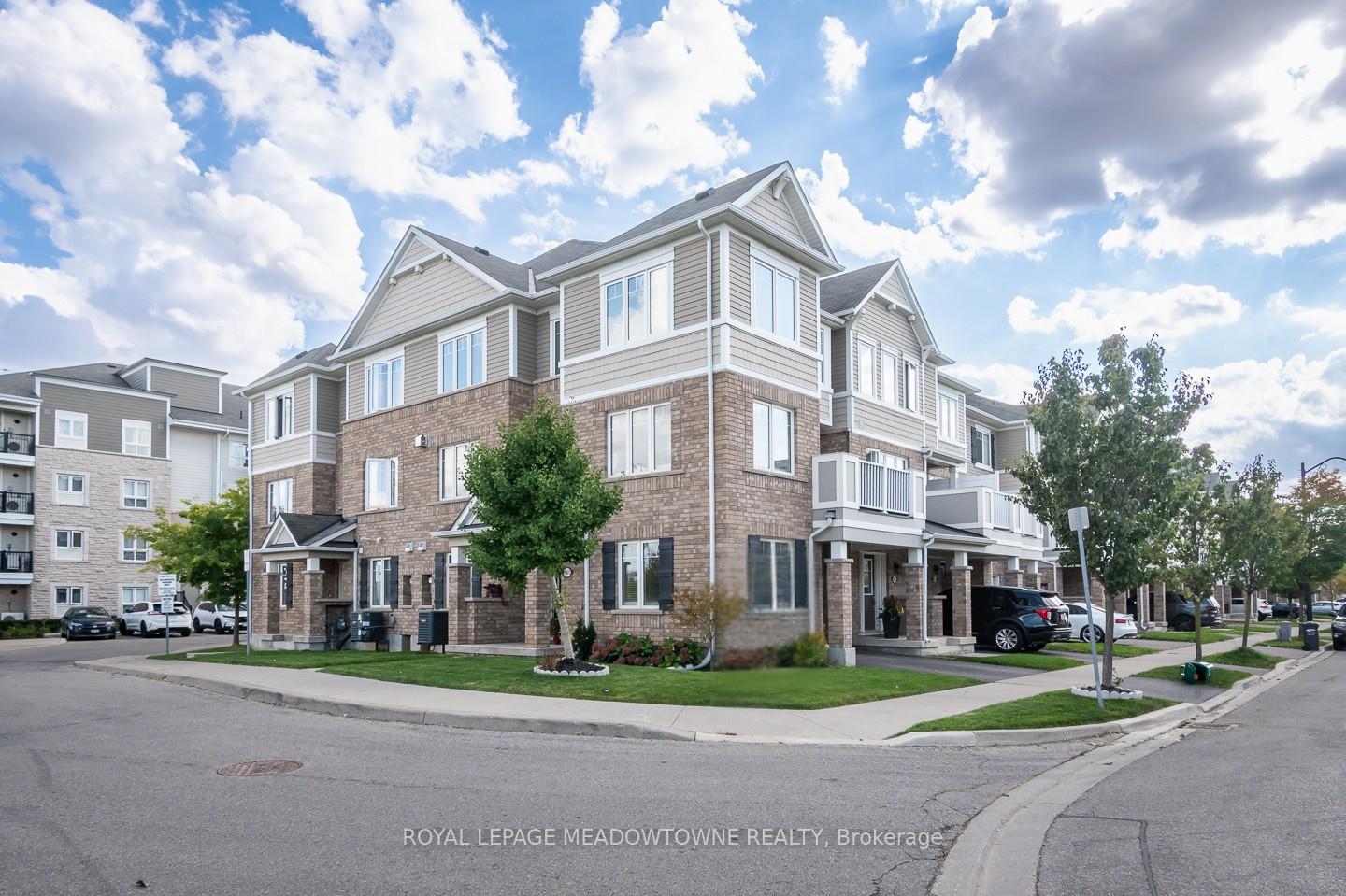 Front of 961 Nadalin Heights