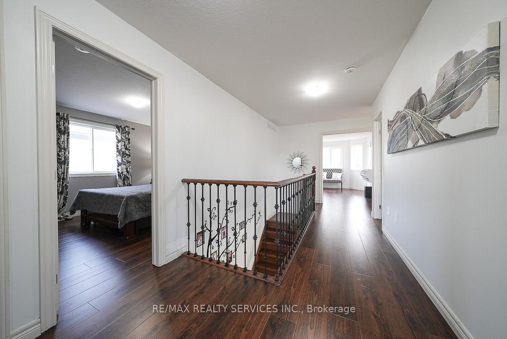 Photo 20 of 716 Robert Ferrie Drive, Kitchener — HOMEH