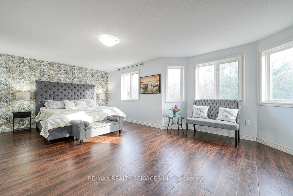 Photo 21 of 716 Robert Ferrie Drive, Kitchener — HOMEH