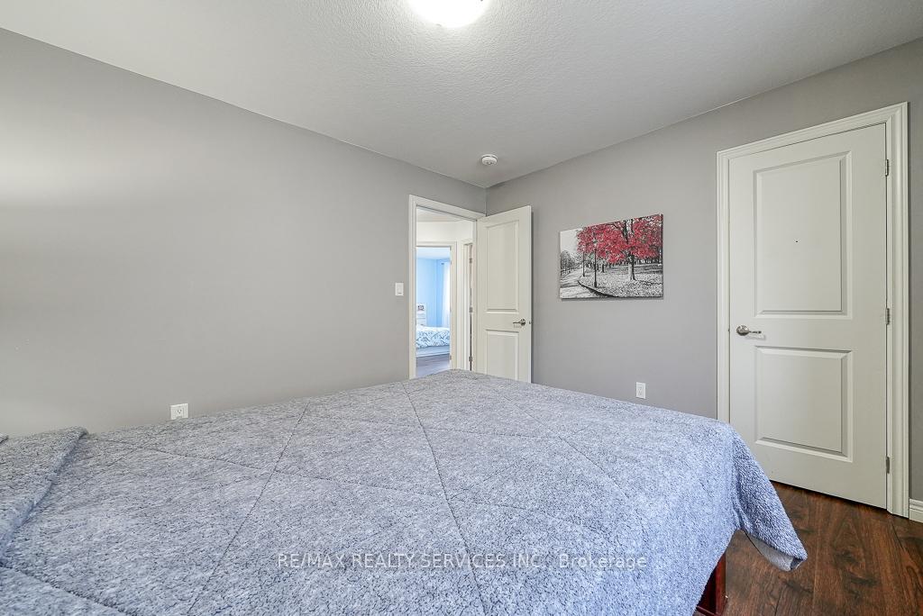 Photo 28 of 716 Robert Ferrie Drive, Kitchener — HOMEH