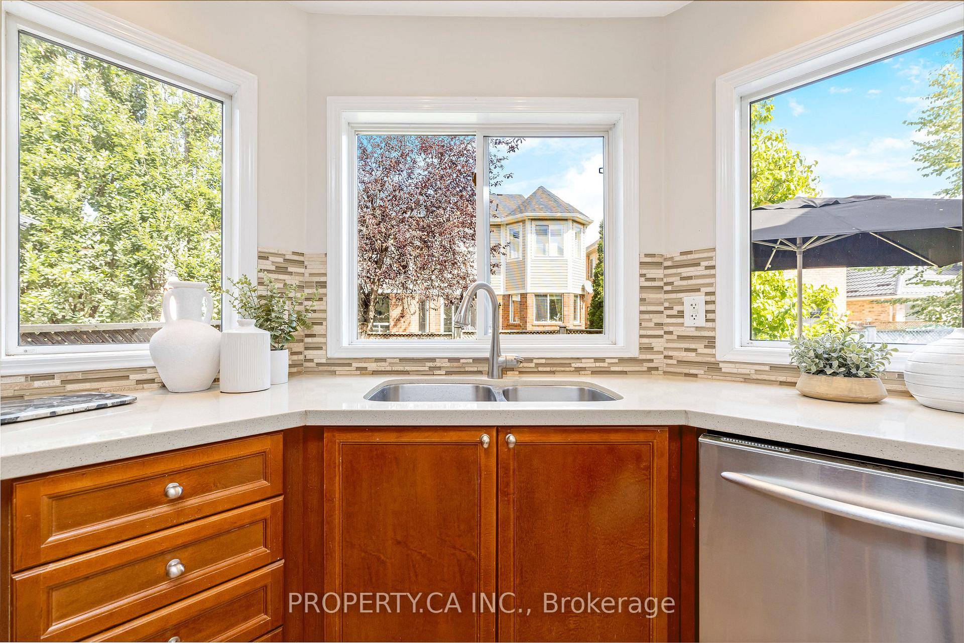 Photo 12 of 654 Laughren Crescent, Milton, Coates — HOMEH