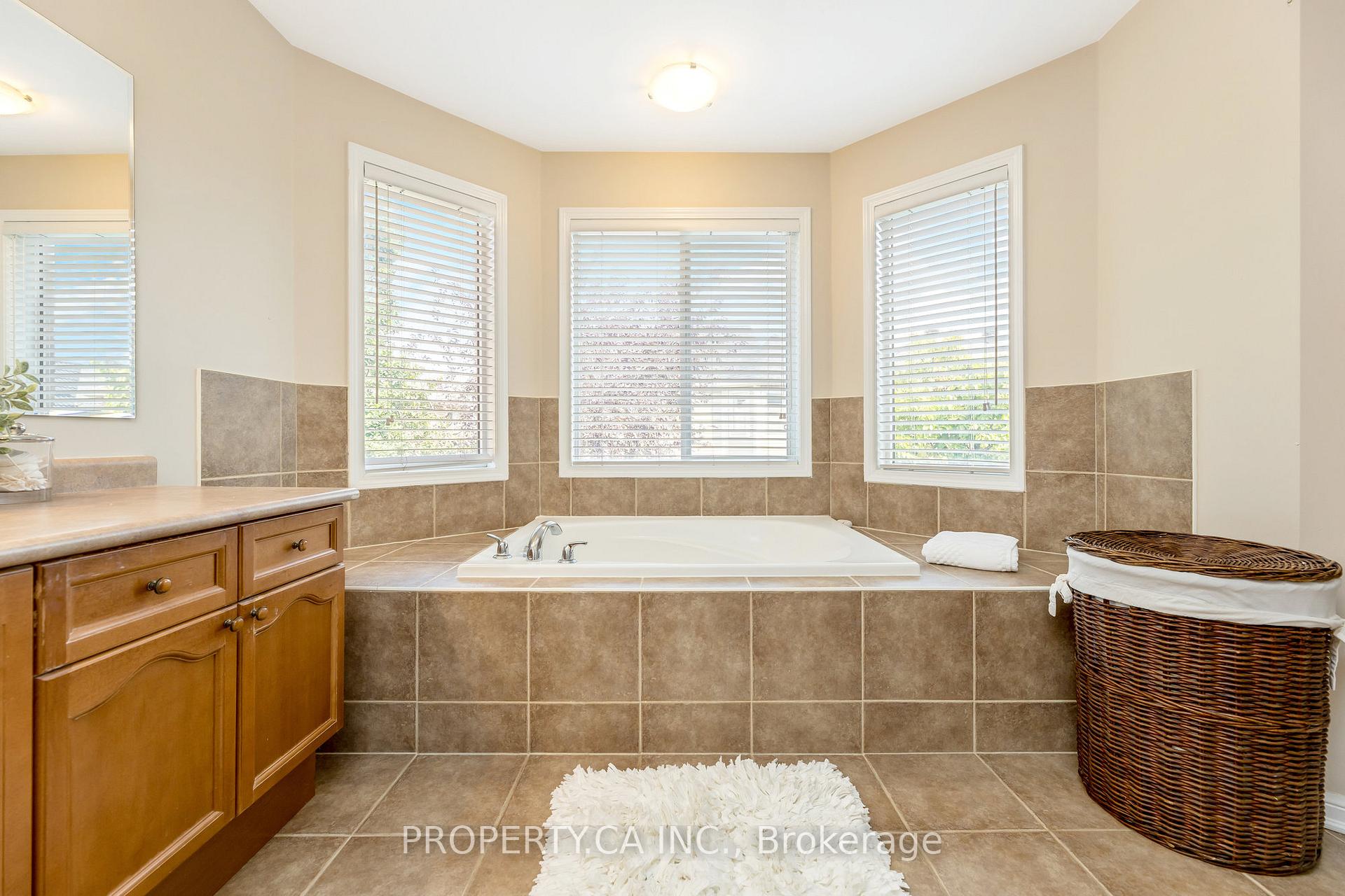 Photo 23 of 654 Laughren Crescent, Milton, Coates — HOMEH