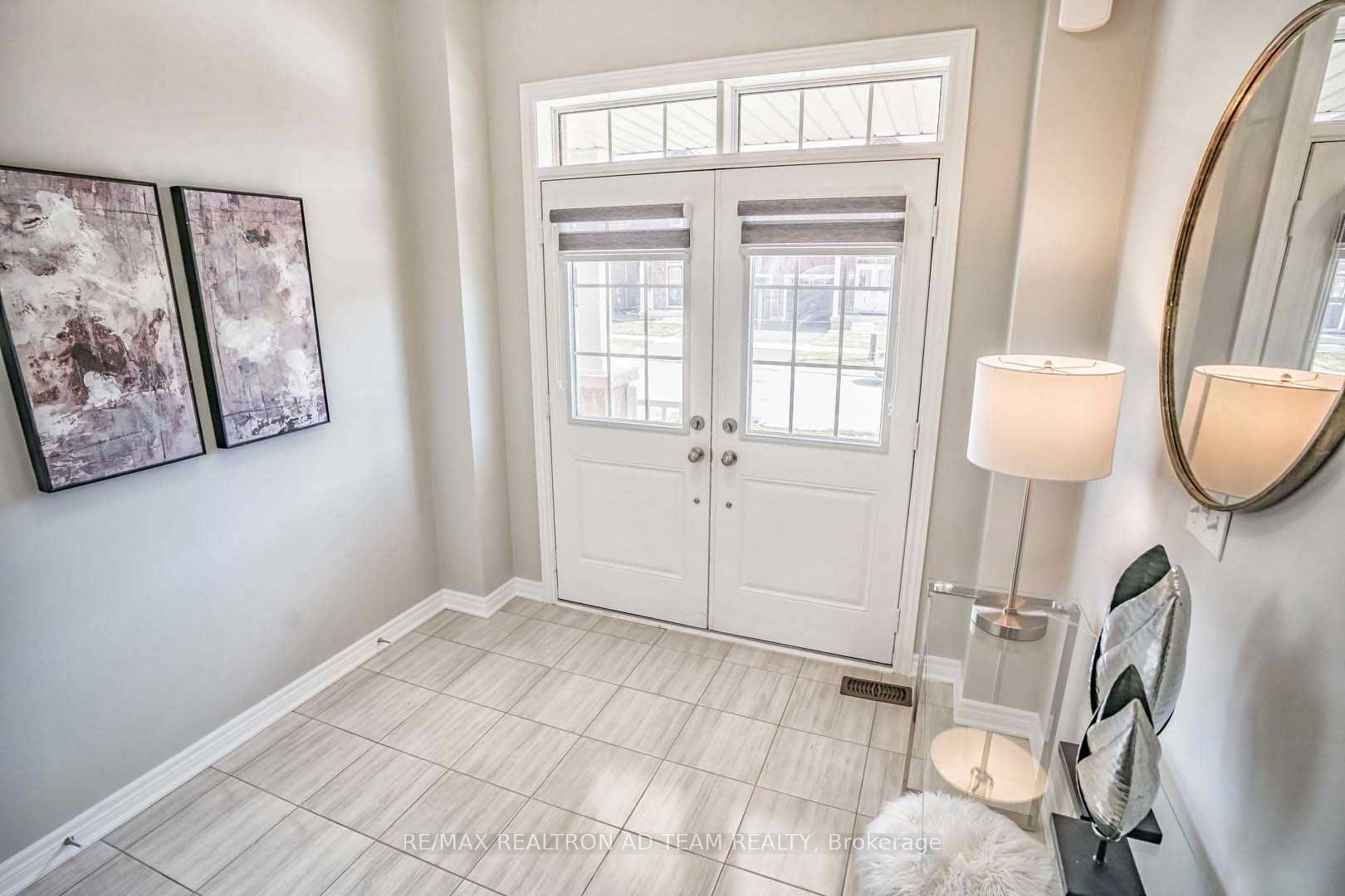 Photo 3 of 24 Reddington Road, Markham, Cedarwood — HOMEH