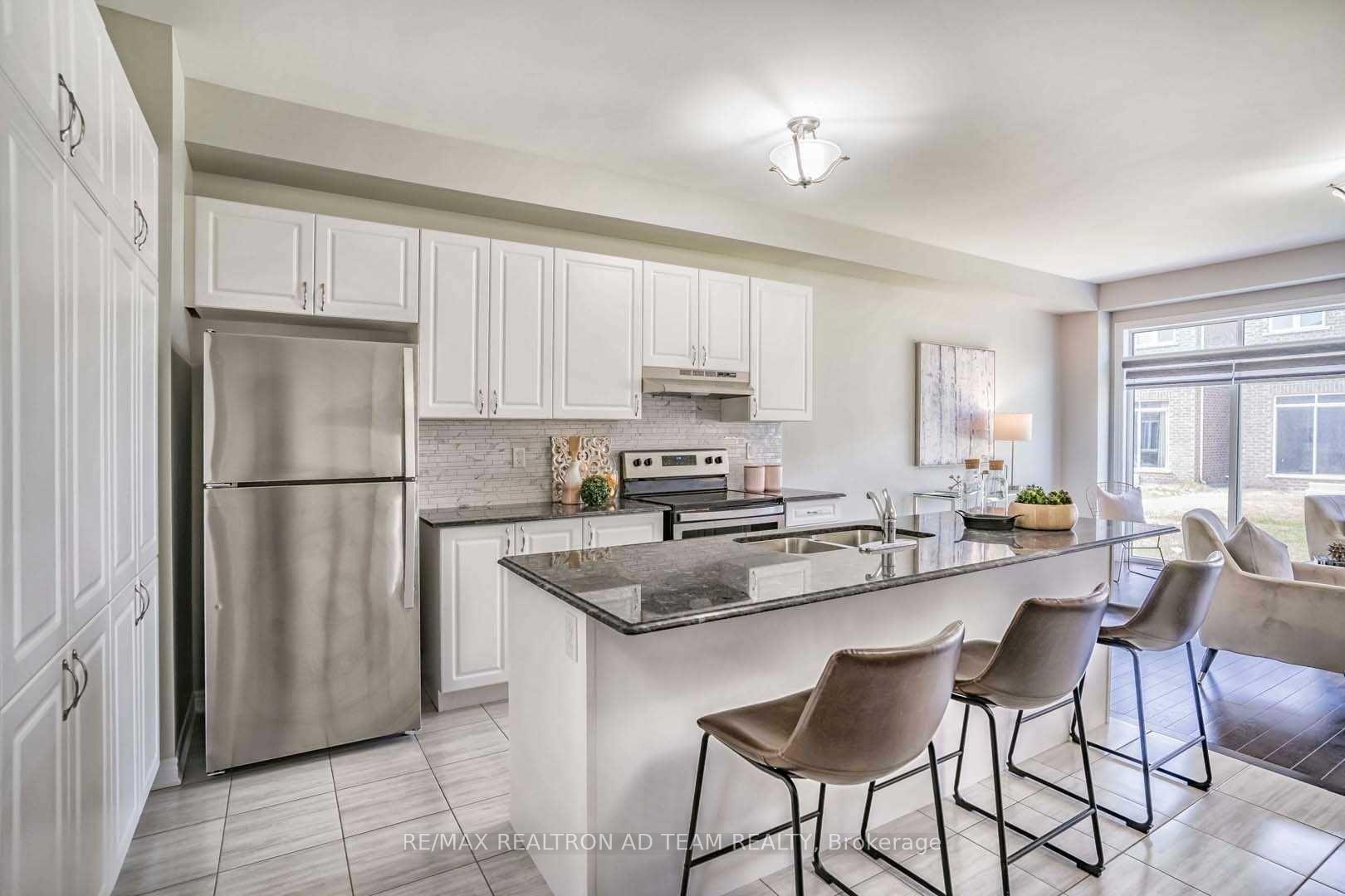 Photo 5 of 24 Reddington Road, Markham, Cedarwood — HOMEH