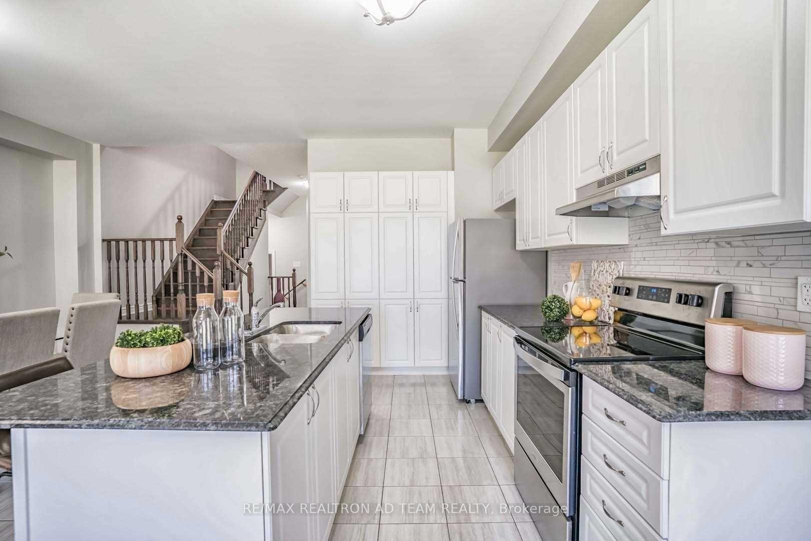Photo 7 of 24 Reddington Road, Markham, Cedarwood — HOMEH