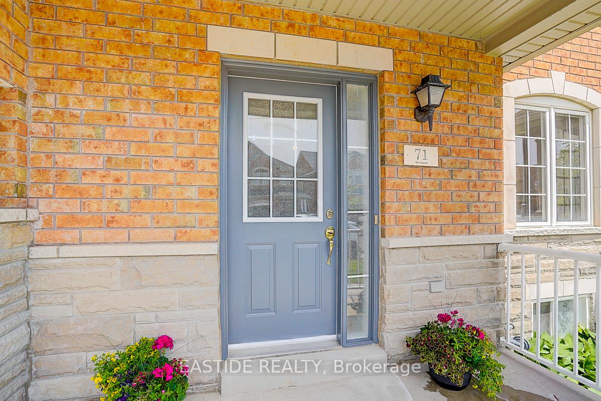 Photo 3 of 71 Andriana Crescent, Markham, Box Grove — HOMEH