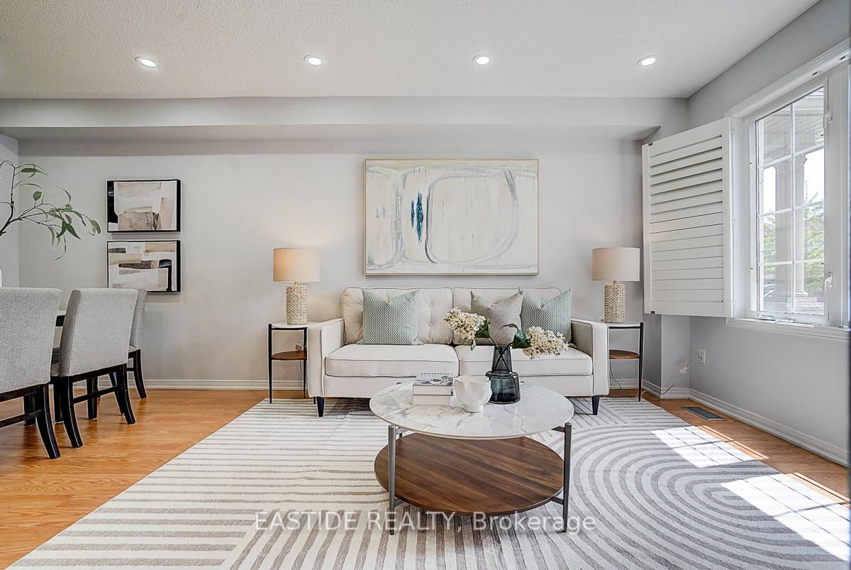 Photo 10 of 71 Andriana Crescent, Markham, Box Grove — HOMEH