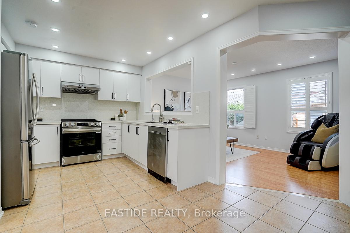 Photo 14 of 71 Andriana Crescent, Markham, Box Grove — HOMEH