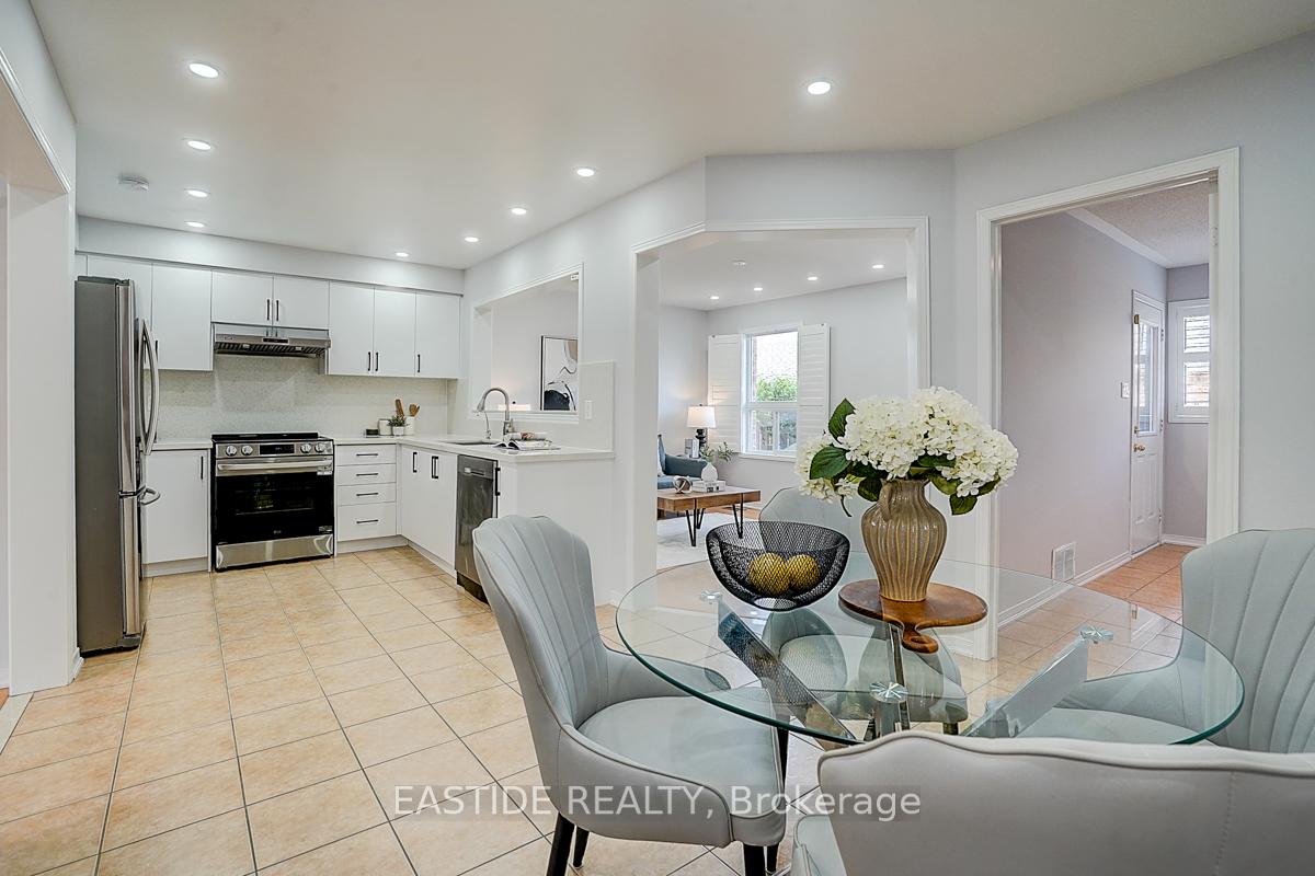 Photo 17 of 71 Andriana Crescent, Markham, Box Grove — HOMEH