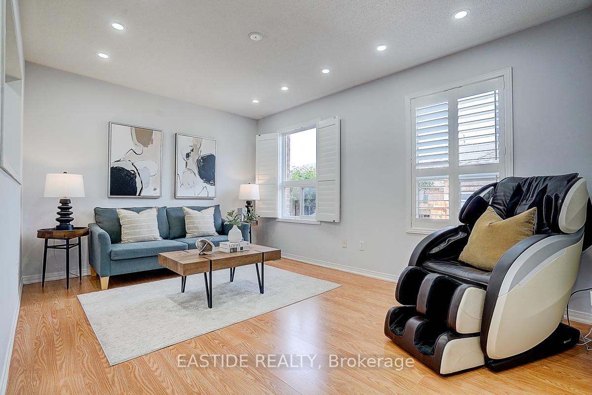 Photo 18 of 71 Andriana Crescent, Markham, Box Grove — HOMEH