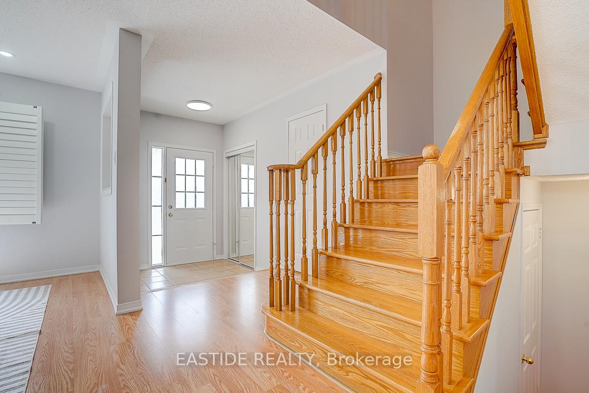 Photo 20 of 71 Andriana Crescent, Markham, Box Grove — HOMEH