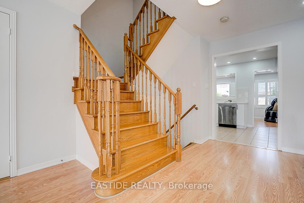 Photo 21 of 71 Andriana Crescent, Markham, Box Grove — HOMEH