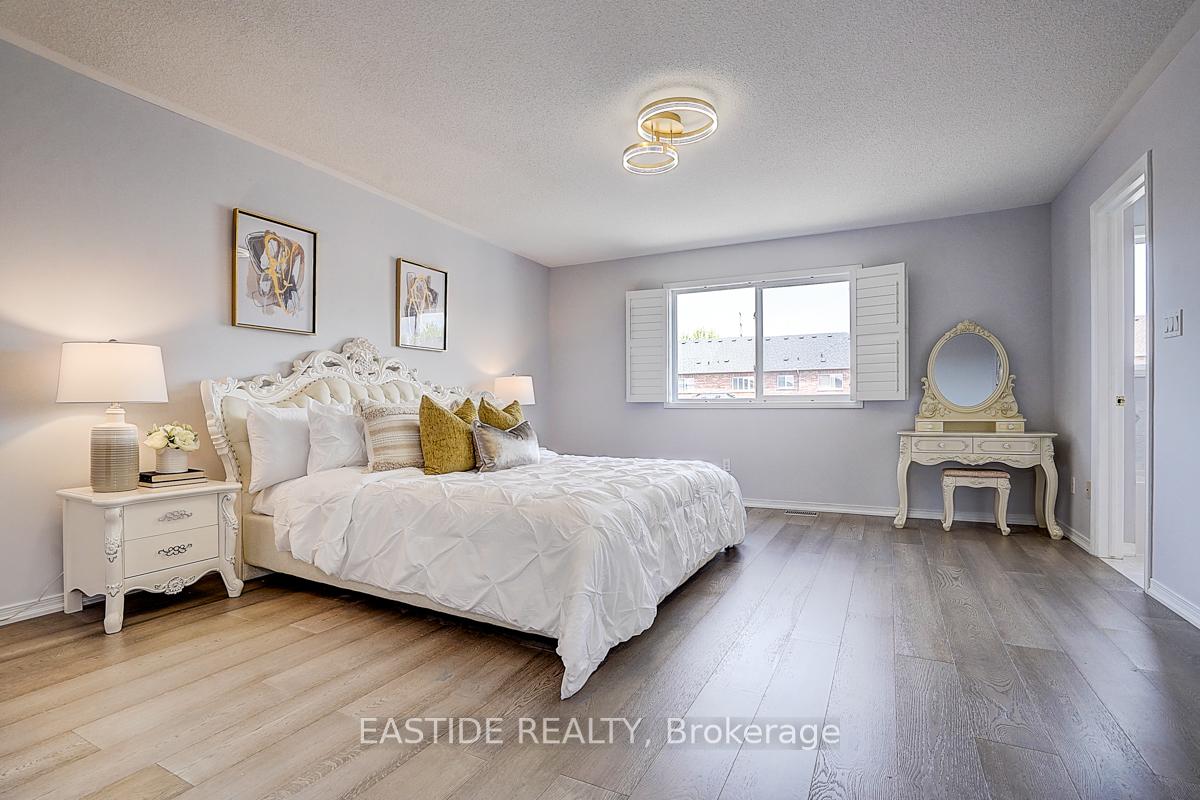 Photo 23 of 71 Andriana Crescent, Markham, Box Grove — HOMEH