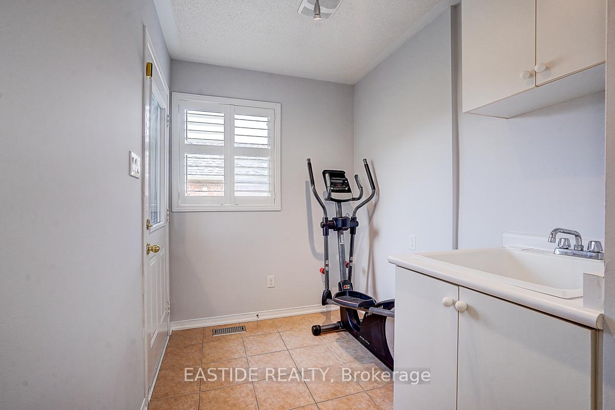 Photo 32 of 71 Andriana Crescent, Markham, Box Grove — HOMEH
