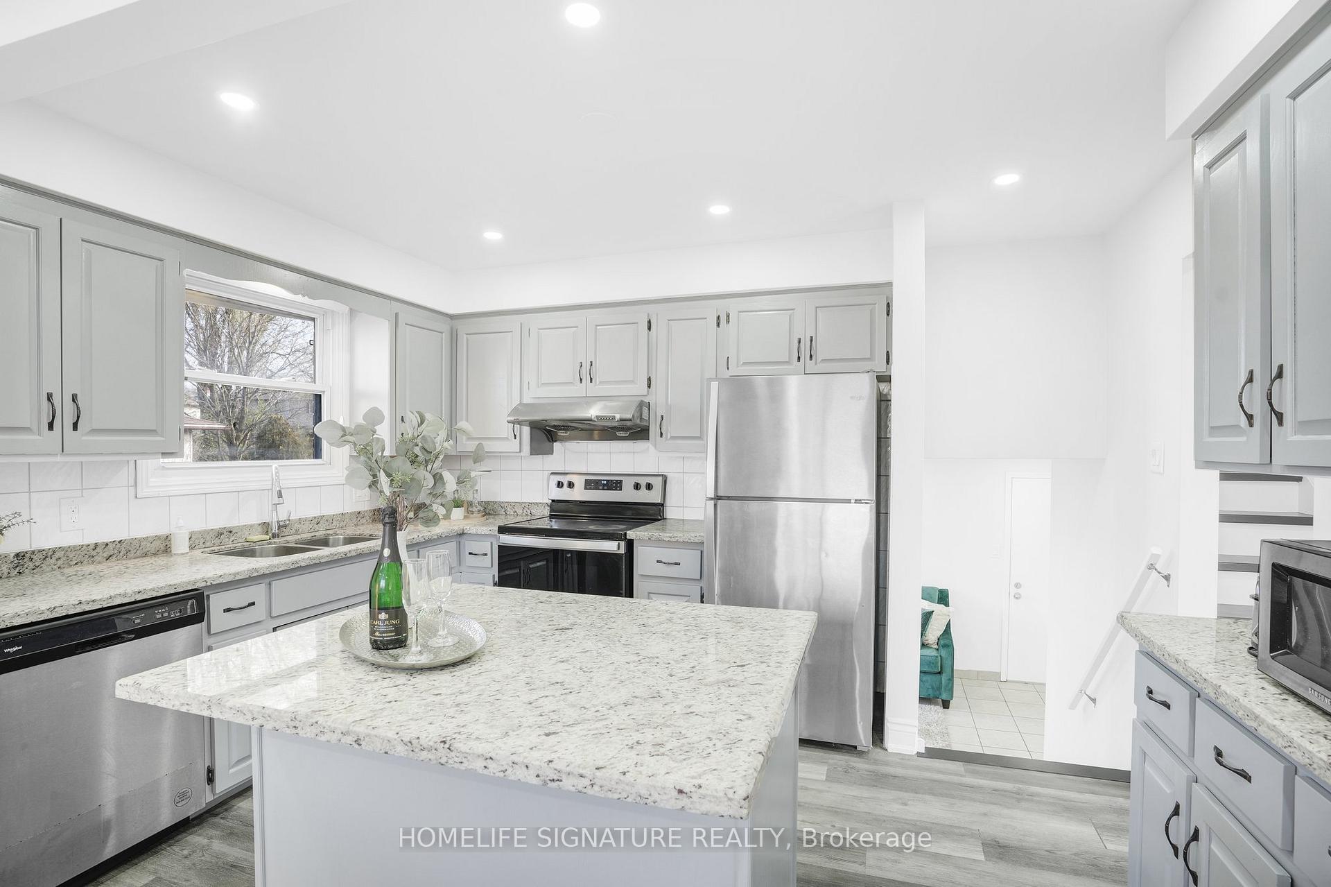 Photo 9 of 77 Orchard Mill Crescent, Kitchener, Lower Doon — HOMEH