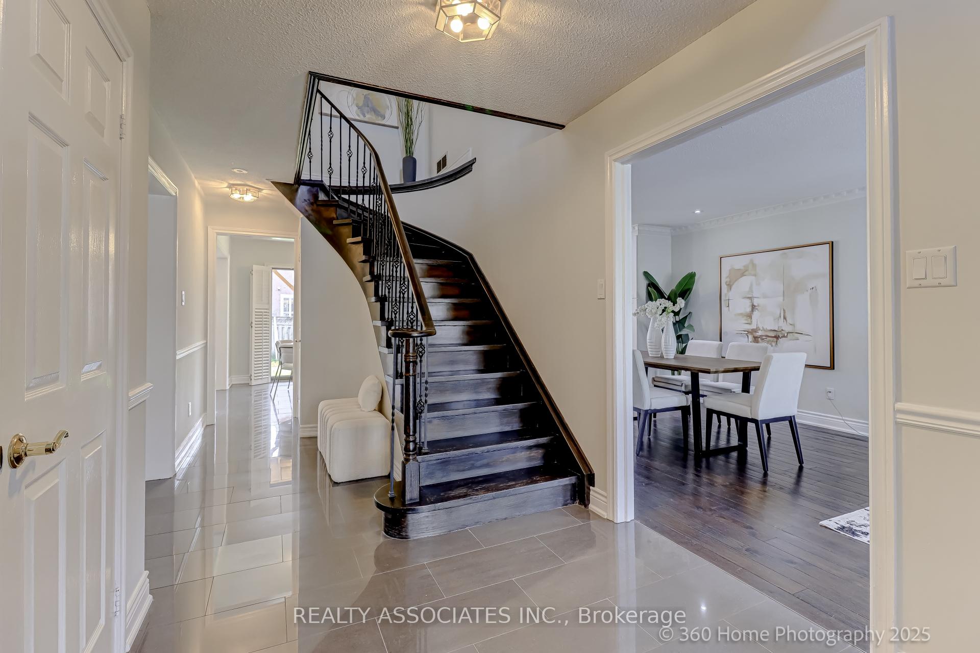 Photo 3 of 148 Cartmel Drive, Markham, Milliken Mills East — HOMEH