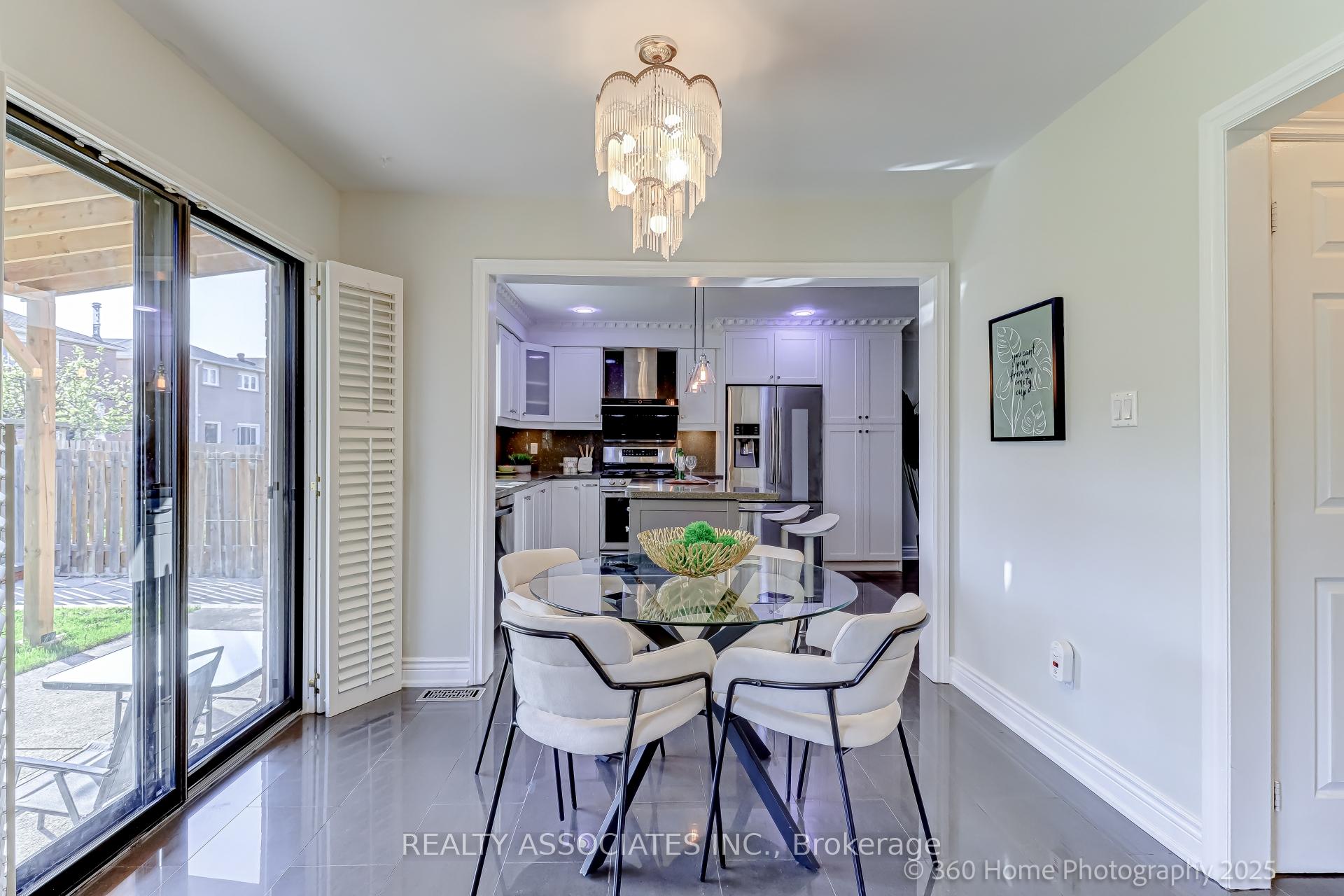 Photo 10 of 148 Cartmel Drive, Markham, Milliken Mills East — HOMEH