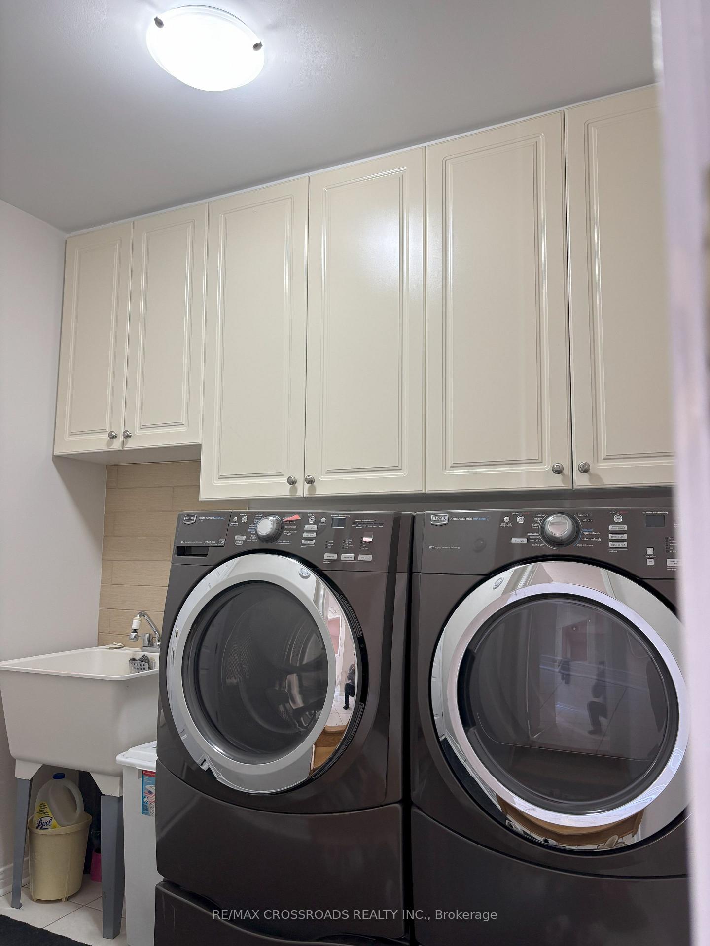 Photo 7 of 110 Halterwood Circle, Markham, Markville — HOMEH