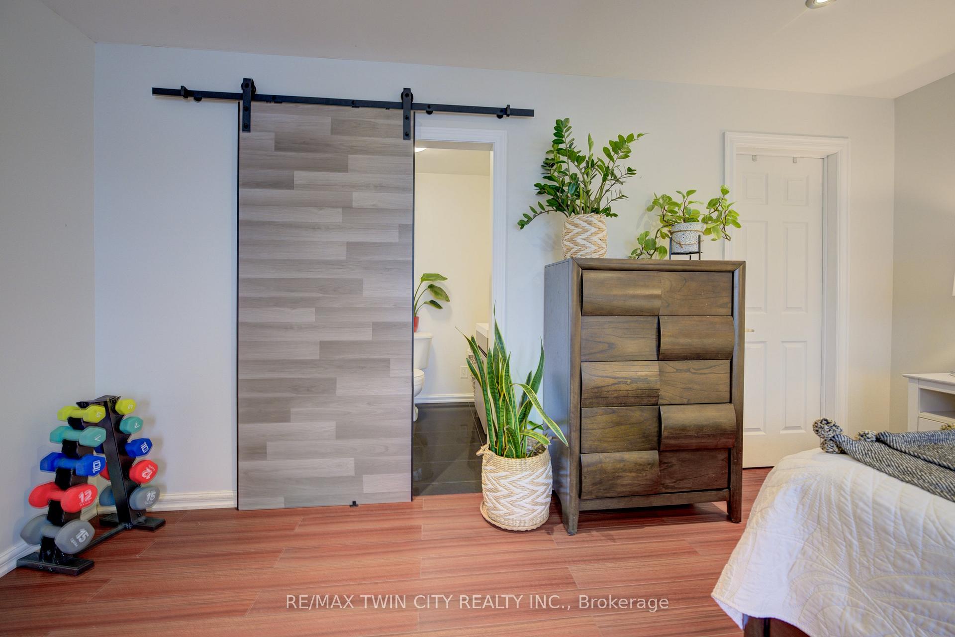 Photo 8 of 555 Westheights Drive, Kitchener — HOMEH