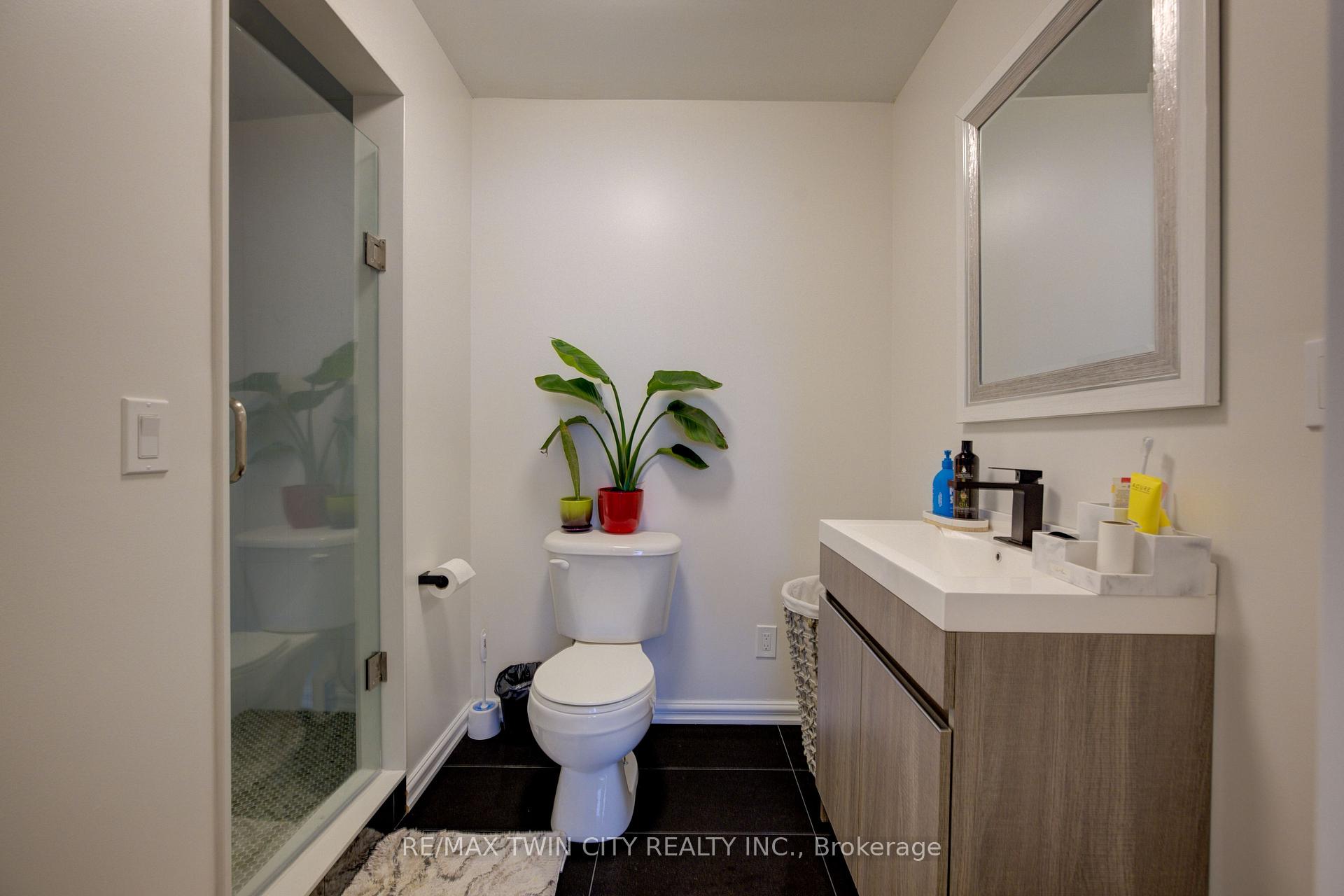 Photo 9 of 555 Westheights Drive, Kitchener — HOMEH