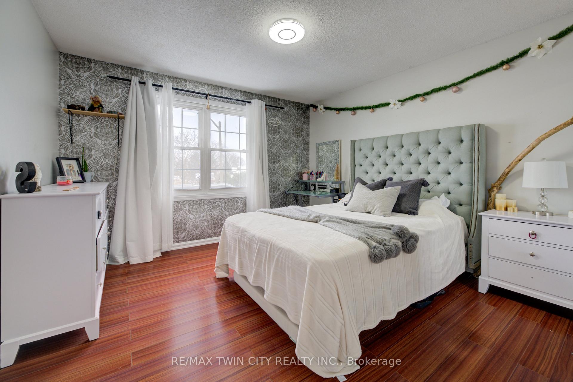 Photo 12 of 555 Westheights Drive, Kitchener — HOMEH
