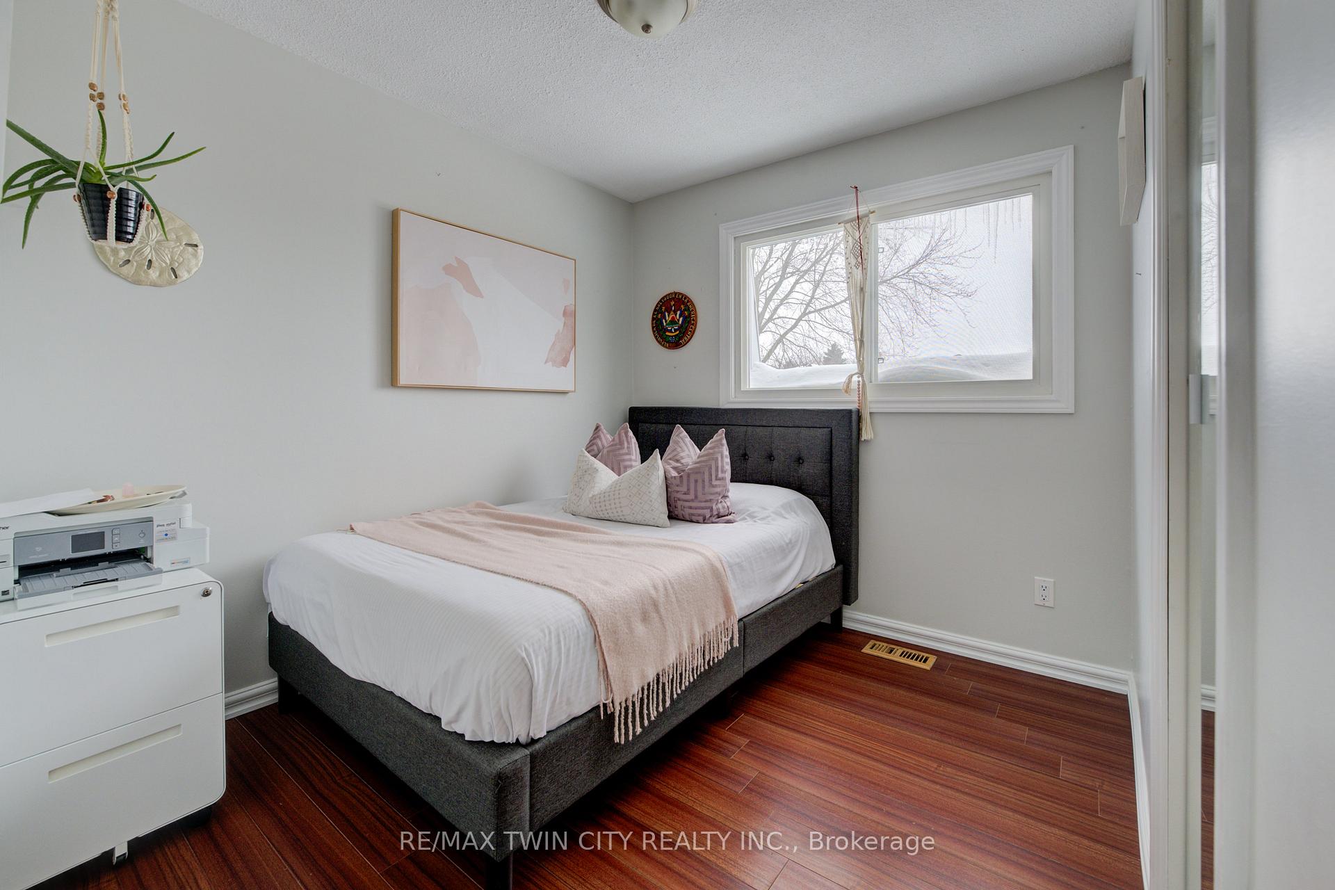 Photo 14 of 555 Westheights Drive, Kitchener — HOMEH
