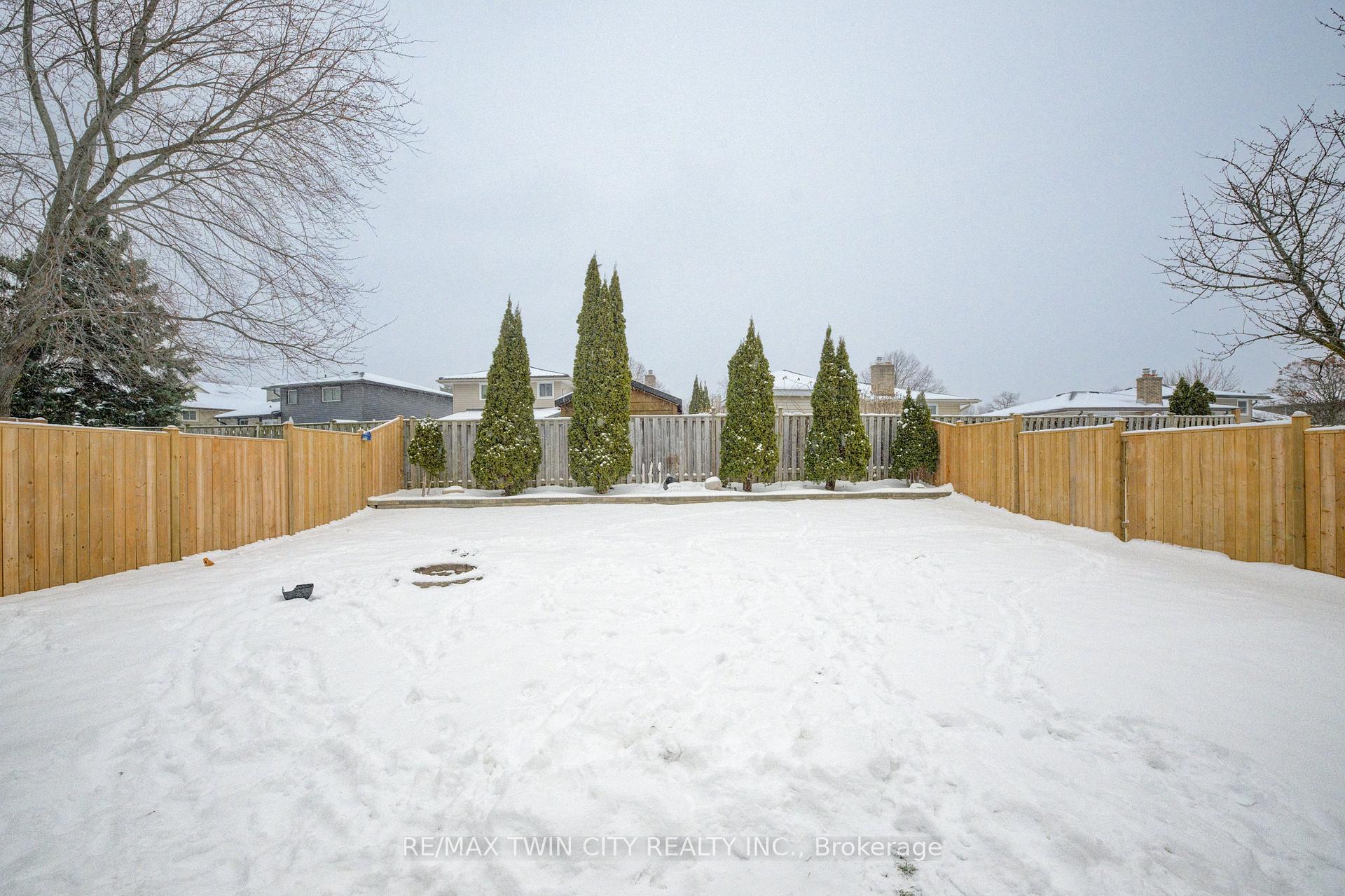Photo 25 of 555 Westheights Drive, Kitchener — HOMEH