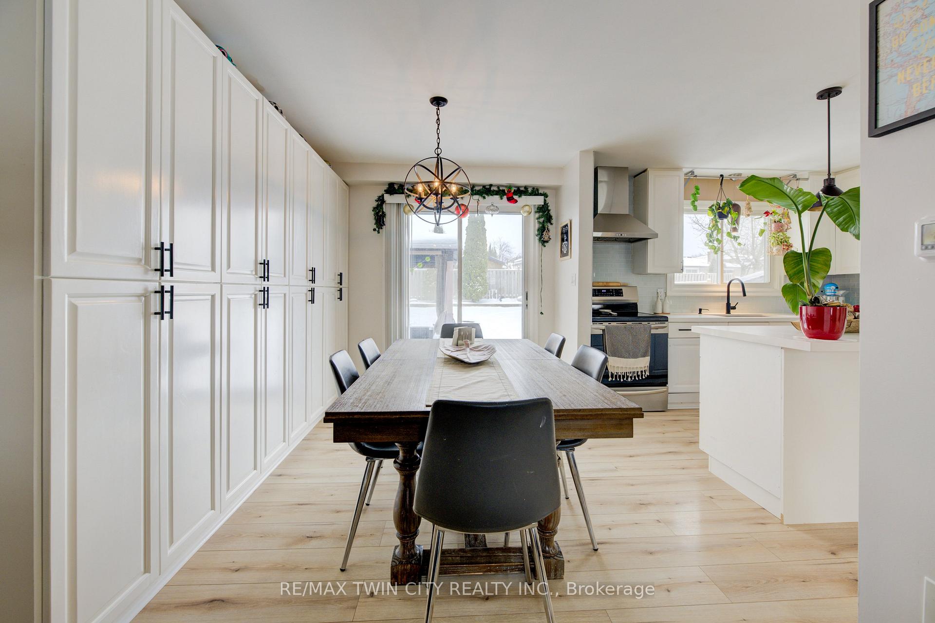 Photo 31 of 555 Westheights Drive, Kitchener — HOMEH