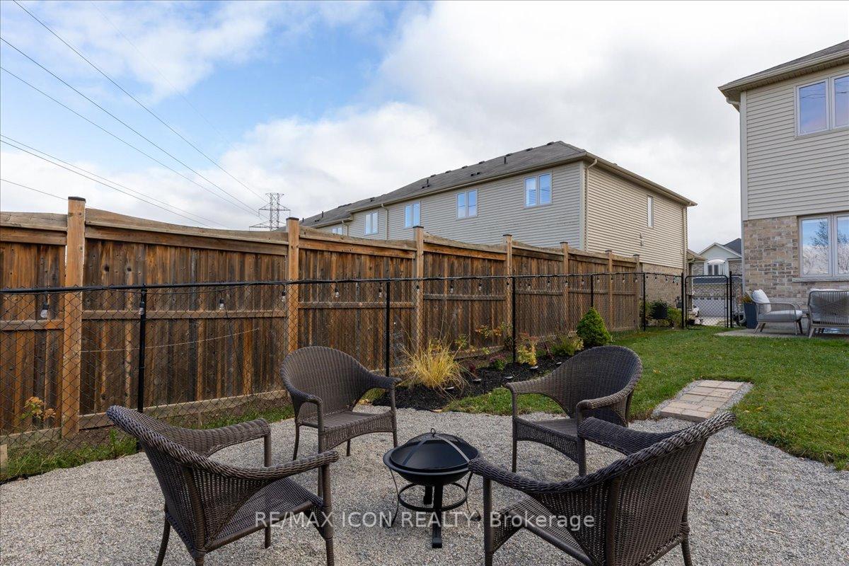 Photo 34 of 230 Greenwater Place, Kitchener, Doon South — HOMEH