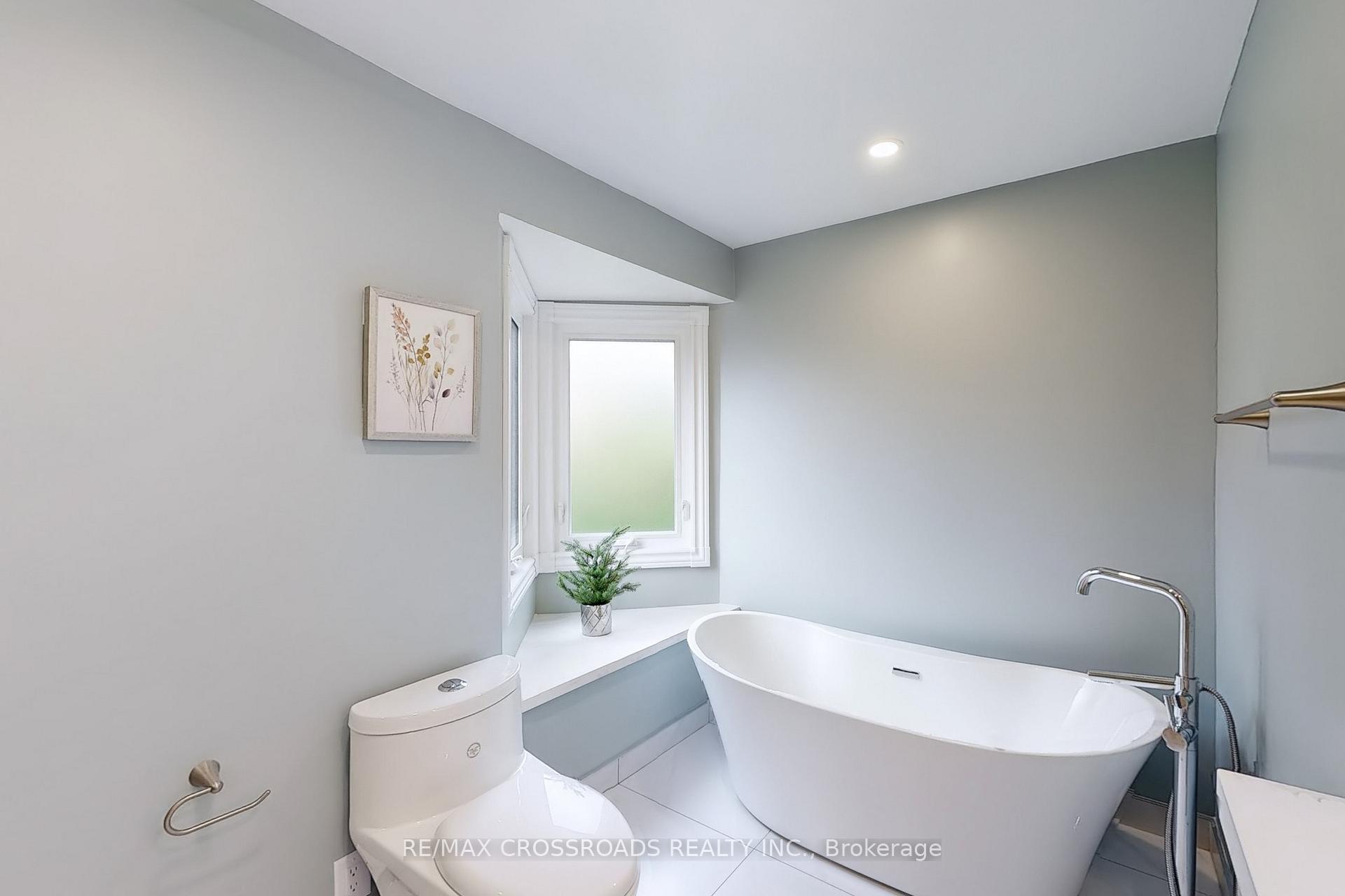 Photo 24 of 24 Dalecroft Circle, Markham, Unionville — HOMEH