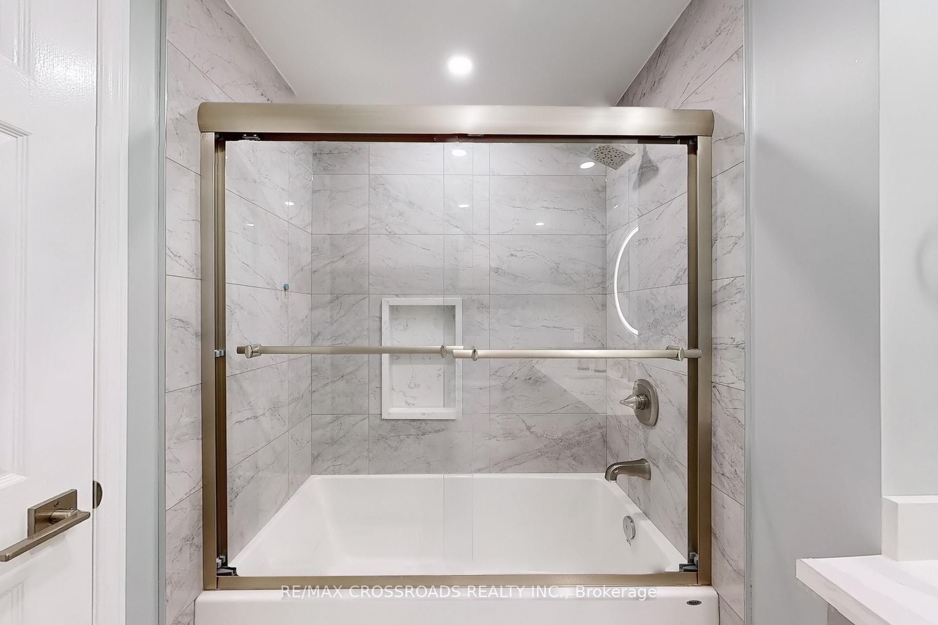 Photo 33 of 24 Dalecroft Circle, Markham, Unionville — HOMEH