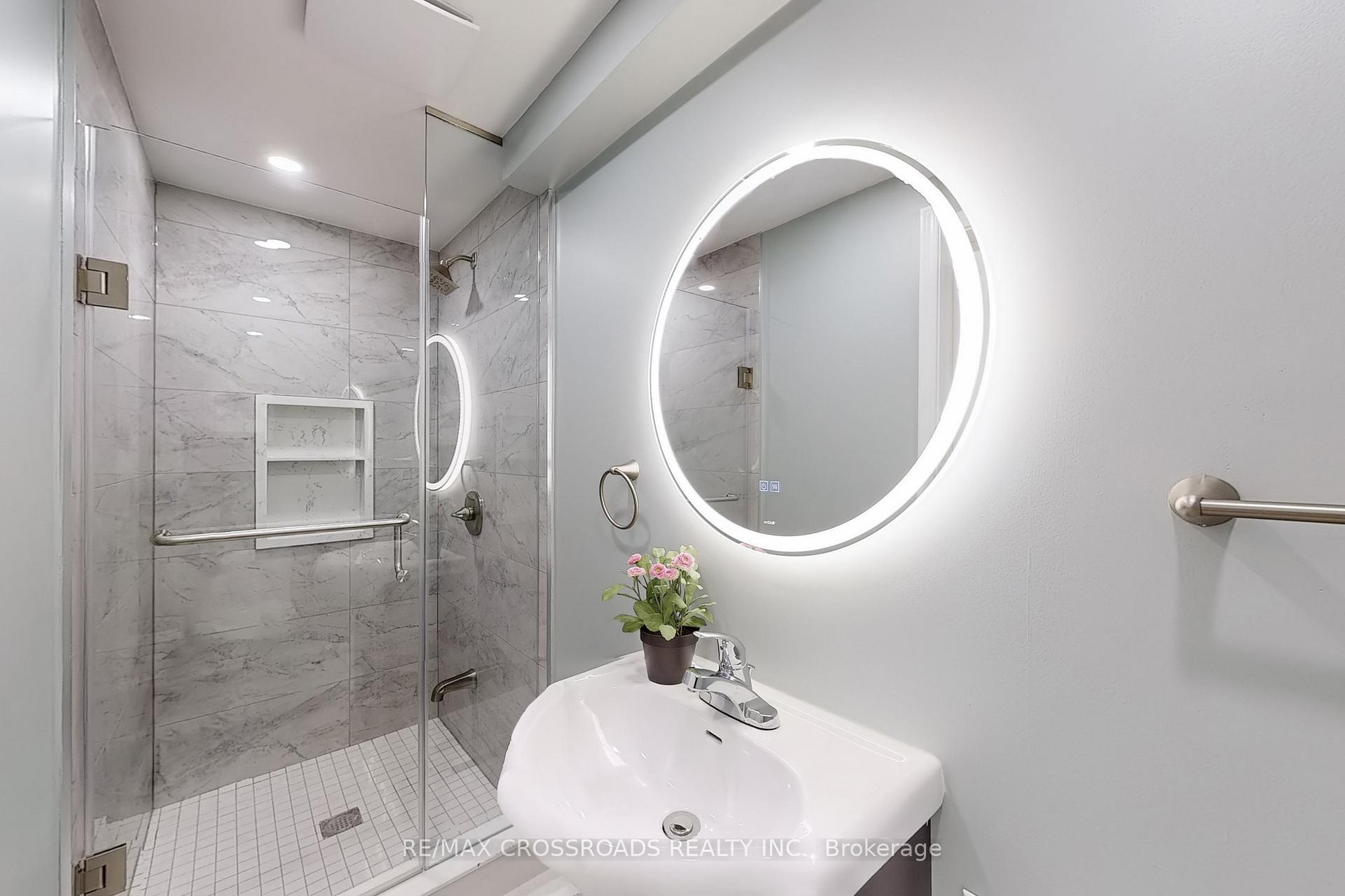 Photo 40 of 24 Dalecroft Circle, Markham, Unionville — HOMEH
