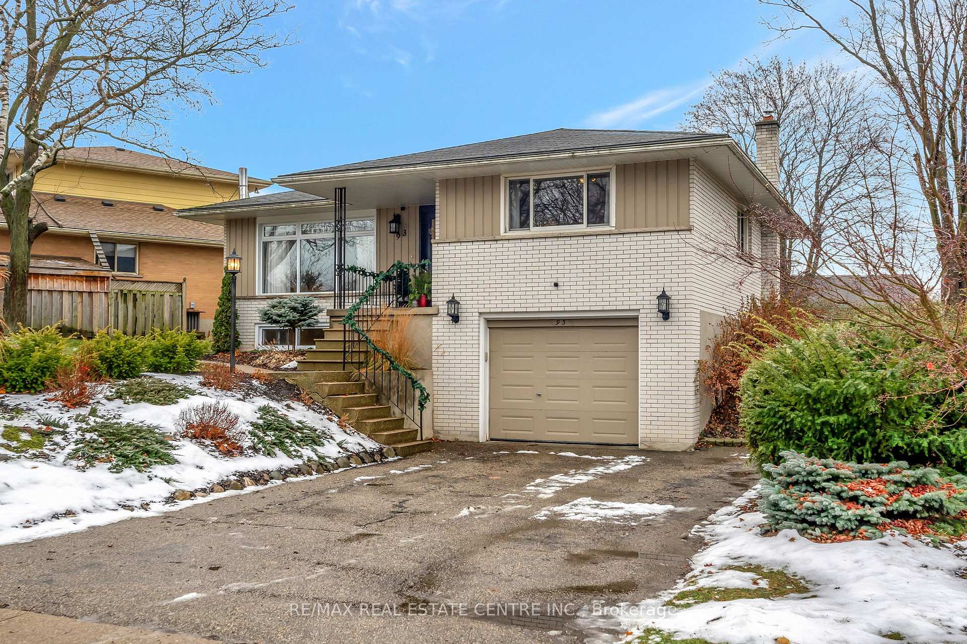 Photo 2 of 93 Crosby Drive, Kitchener — HOMEH