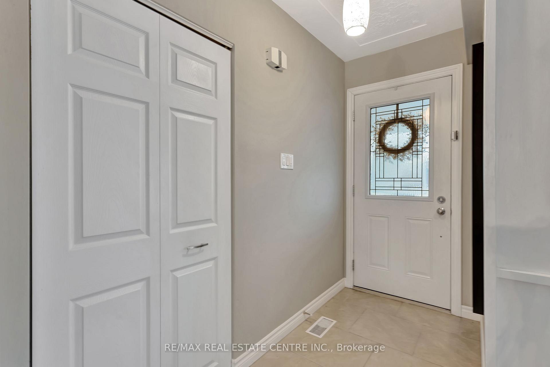 Photo 6 of 93 Crosby Drive, Kitchener — HOMEH