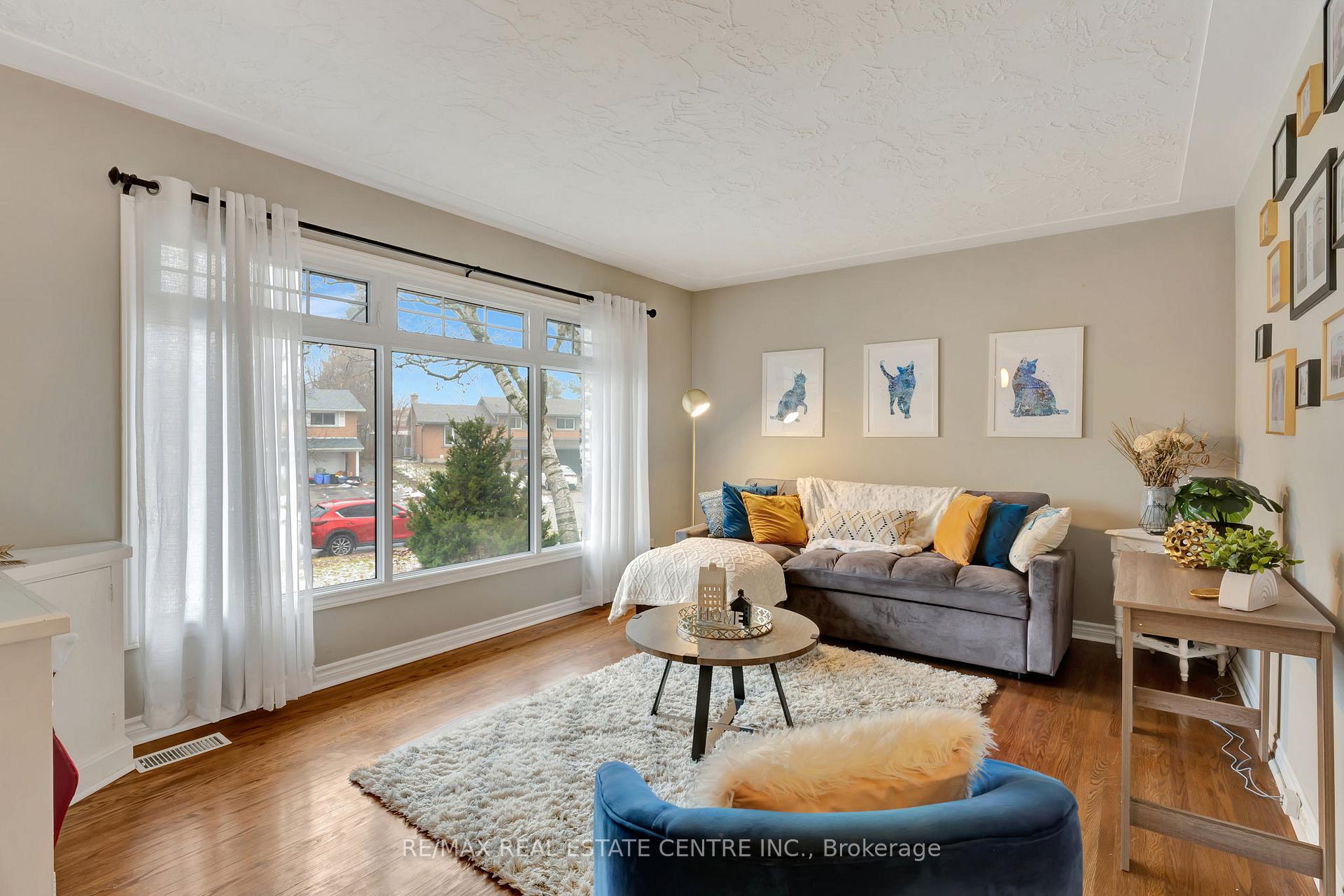 Photo 7 of 93 Crosby Drive, Kitchener — HOMEH