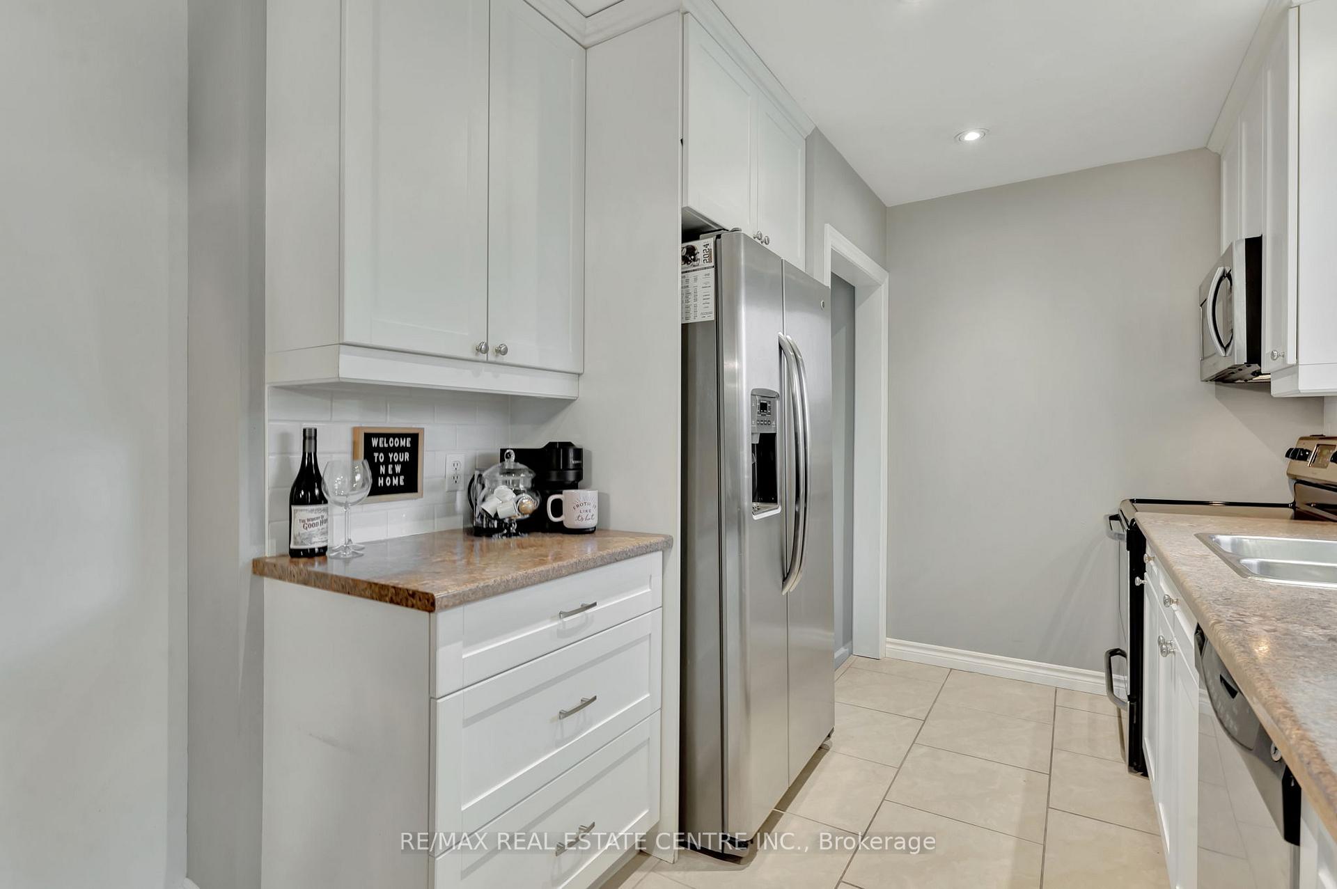 Photo 12 of 93 Crosby Drive, Kitchener — HOMEH