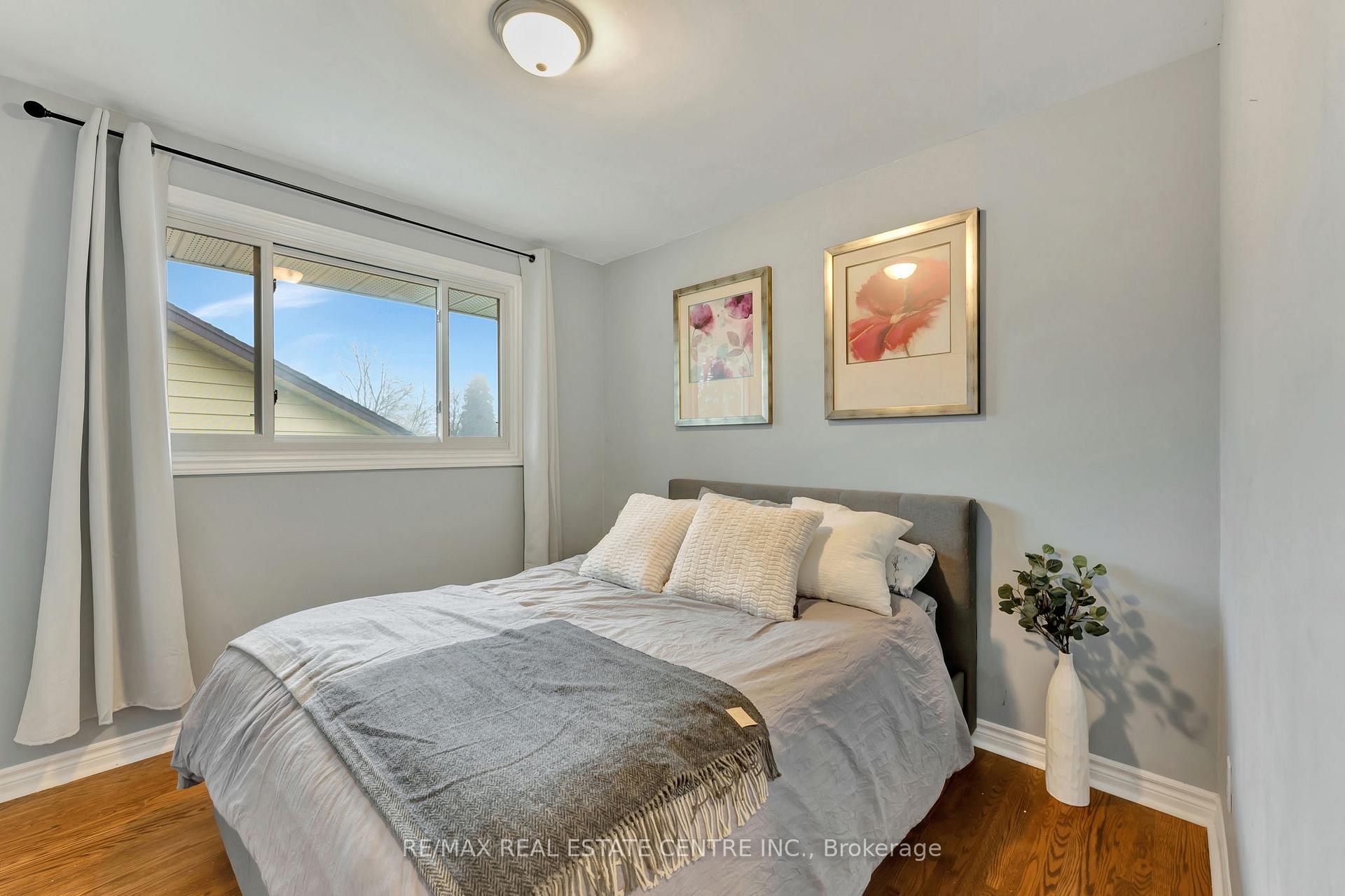 Photo 23 of 93 Crosby Drive, Kitchener — HOMEH