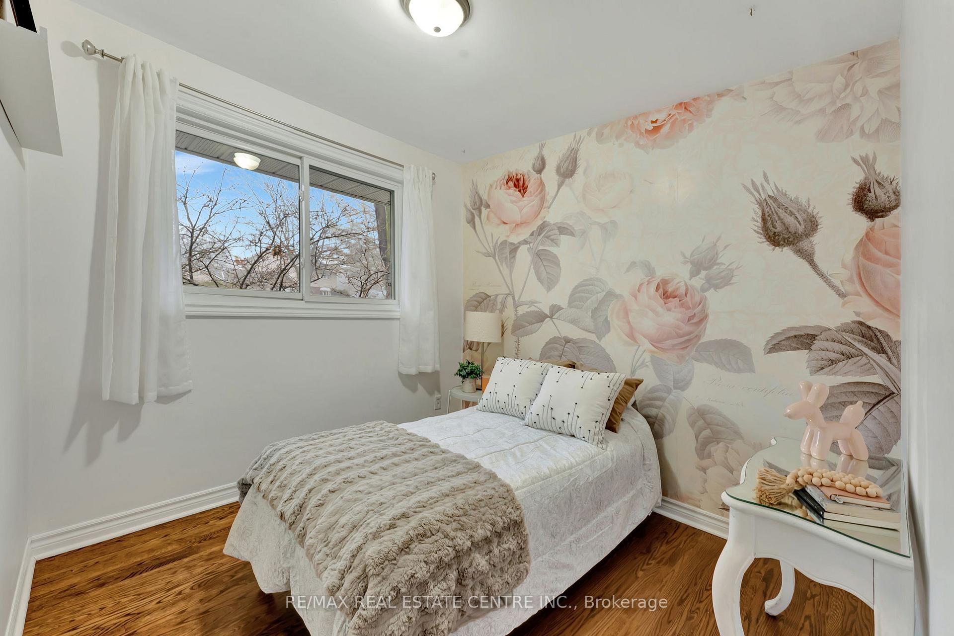 Photo 24 of 93 Crosby Drive, Kitchener — HOMEH