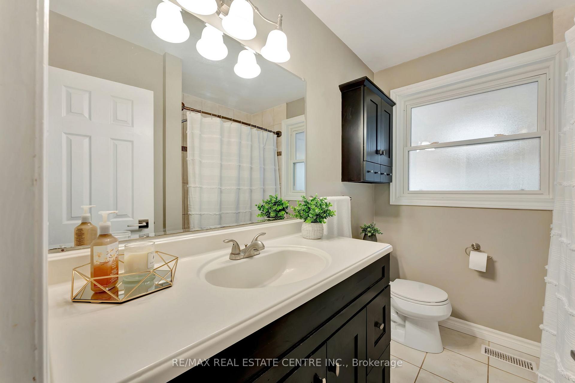 Photo 25 of 93 Crosby Drive, Kitchener — HOMEH