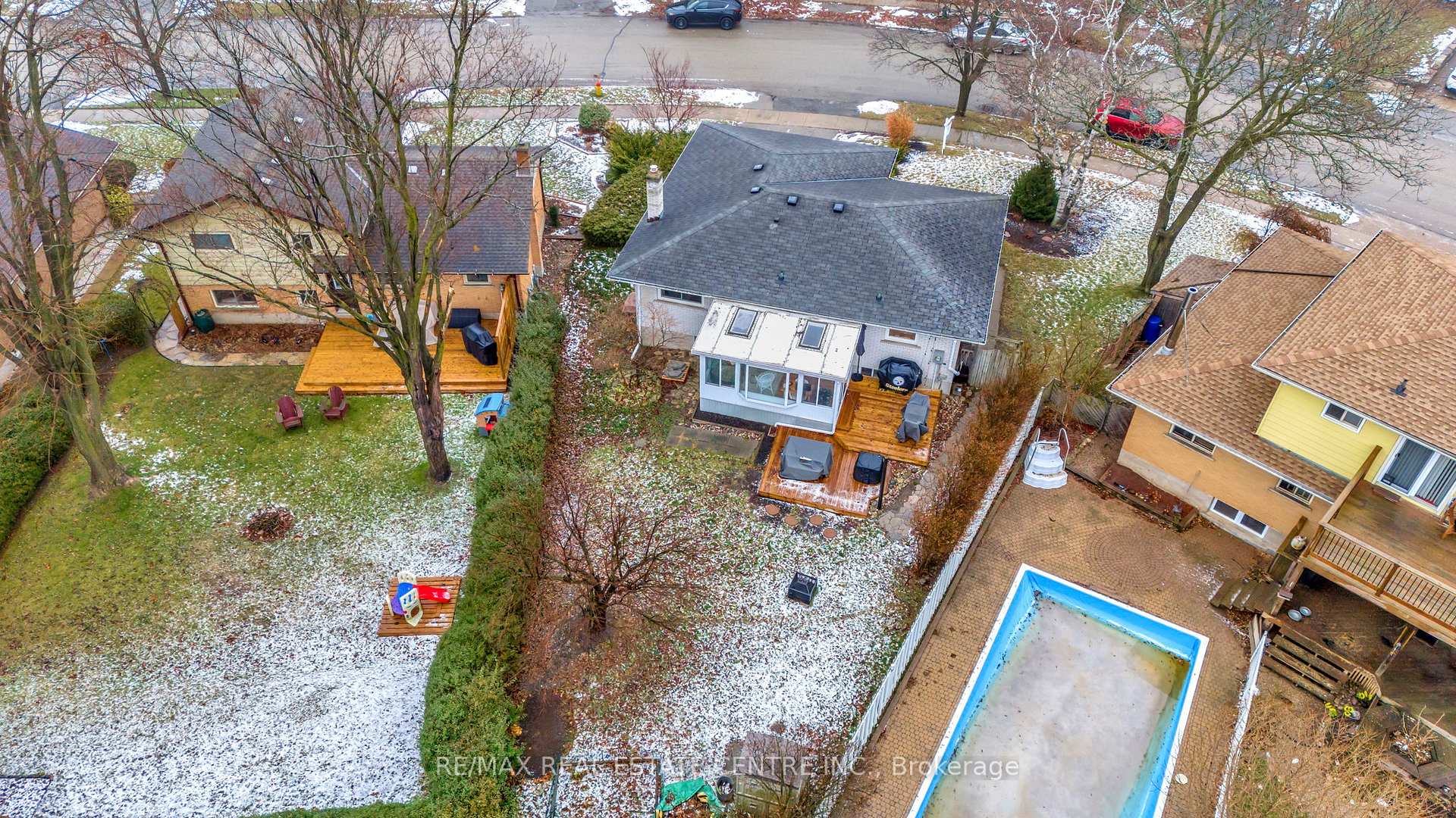 Photo 38 of 93 Crosby Drive, Kitchener — HOMEH