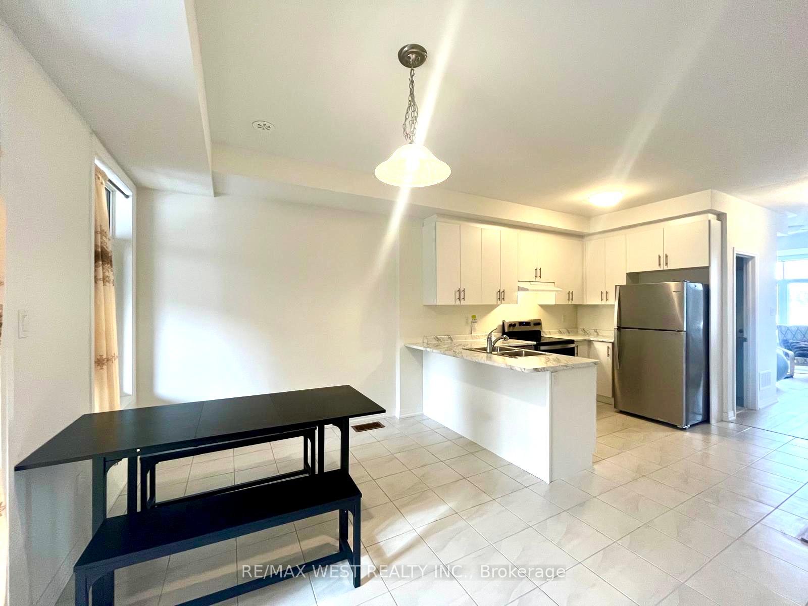 Photo 4 of Unit 2nd & 3rd Floor, 97 Carneros Way, Markham, Cedar Grove — HOMEH