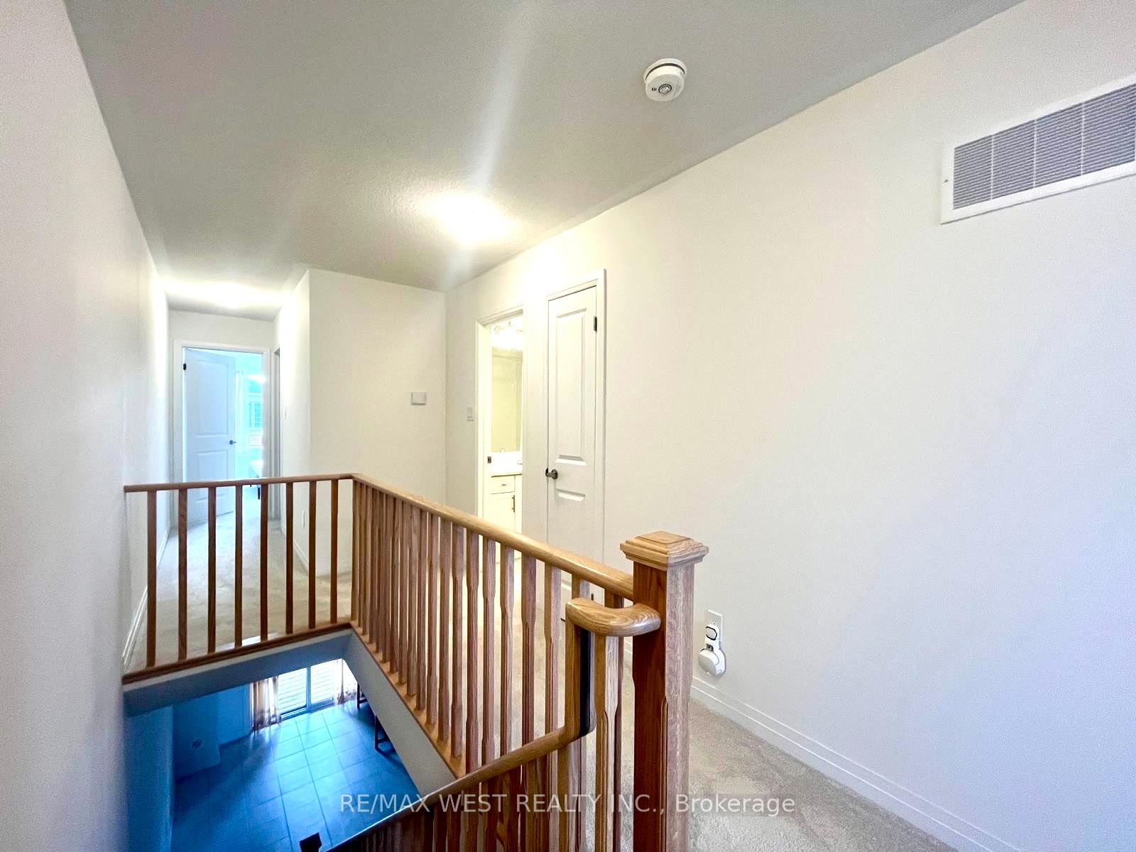 Photo 16 of Unit 2nd & 3rd Floor, 97 Carneros Way, Markham, Cedar Grove — HOMEH